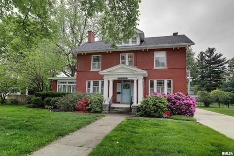 Photo of 2120 GROVE Avenue, Quincy, IL 62301 (MLS # CA1043341)