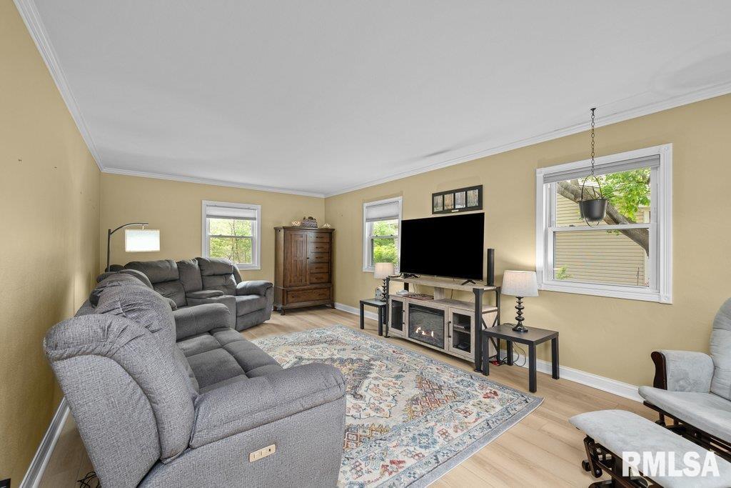 2380 5th Street, East Moline, Illinois image 13