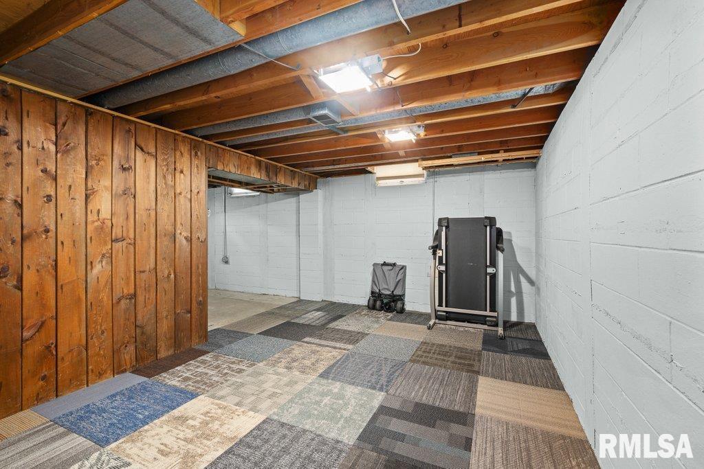 2380 5th Street, East Moline, Illinois image 28