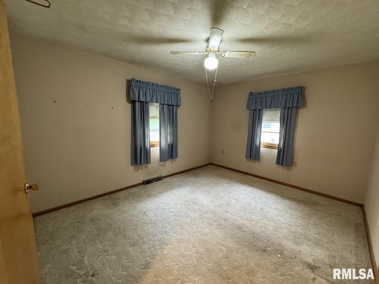 4528 5th Street B, East Moline, Illinois image 16