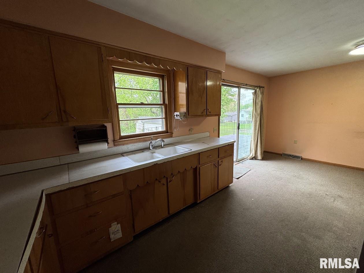 4528 5th Street B, East Moline, Illinois image 9