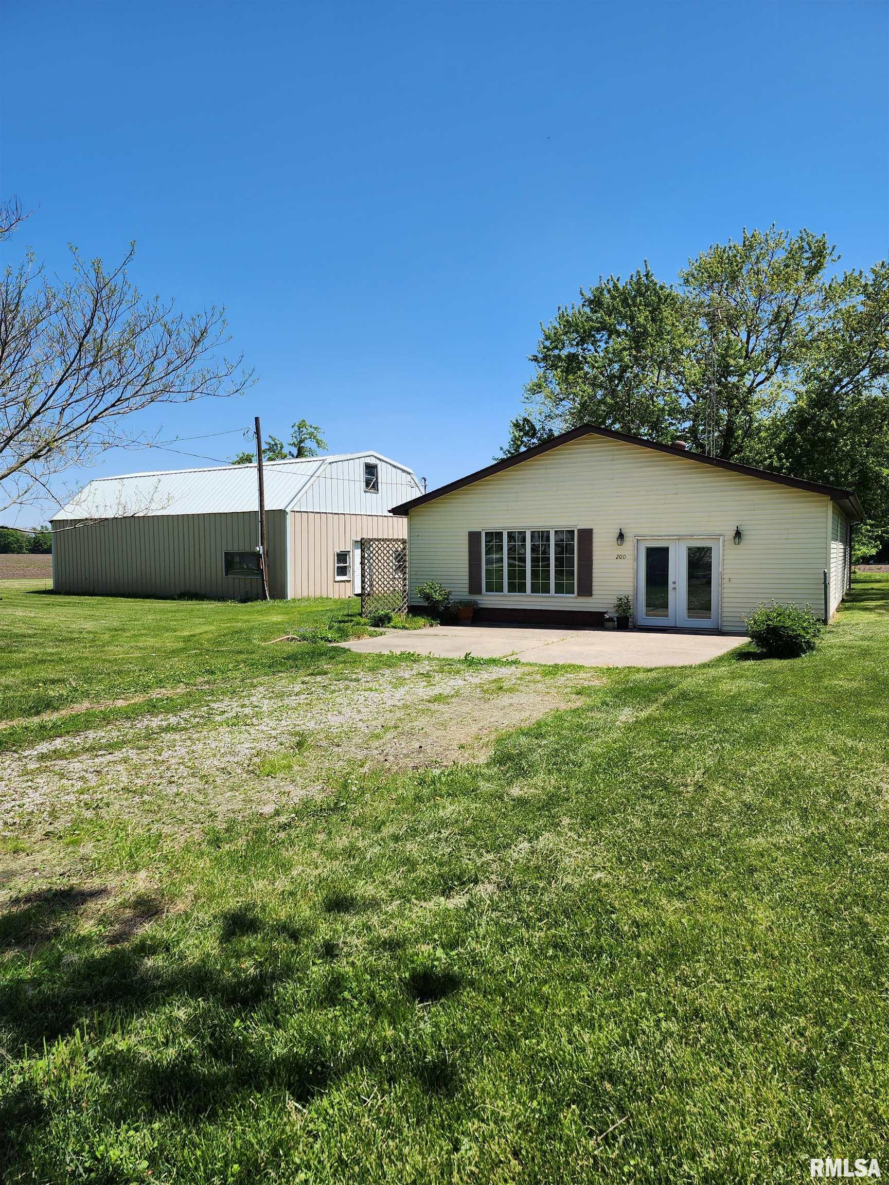 200 N 1st Street, Mechanicsburg, Illinois image 5
