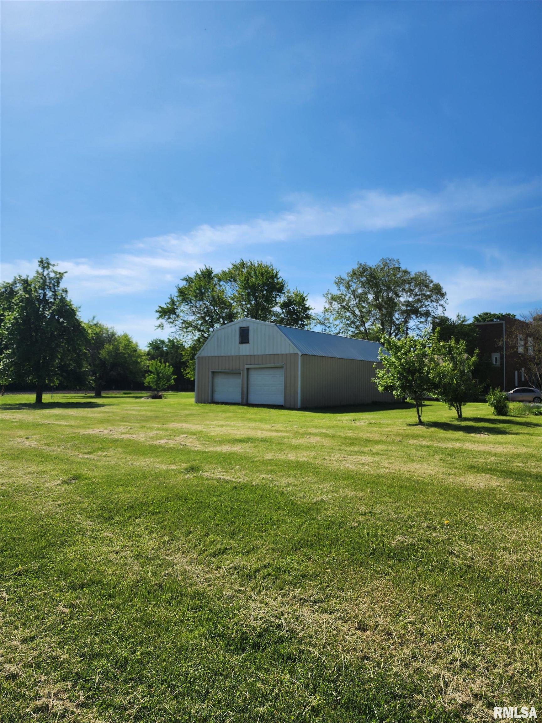 200 N 1st Street, Mechanicsburg, Illinois image 13