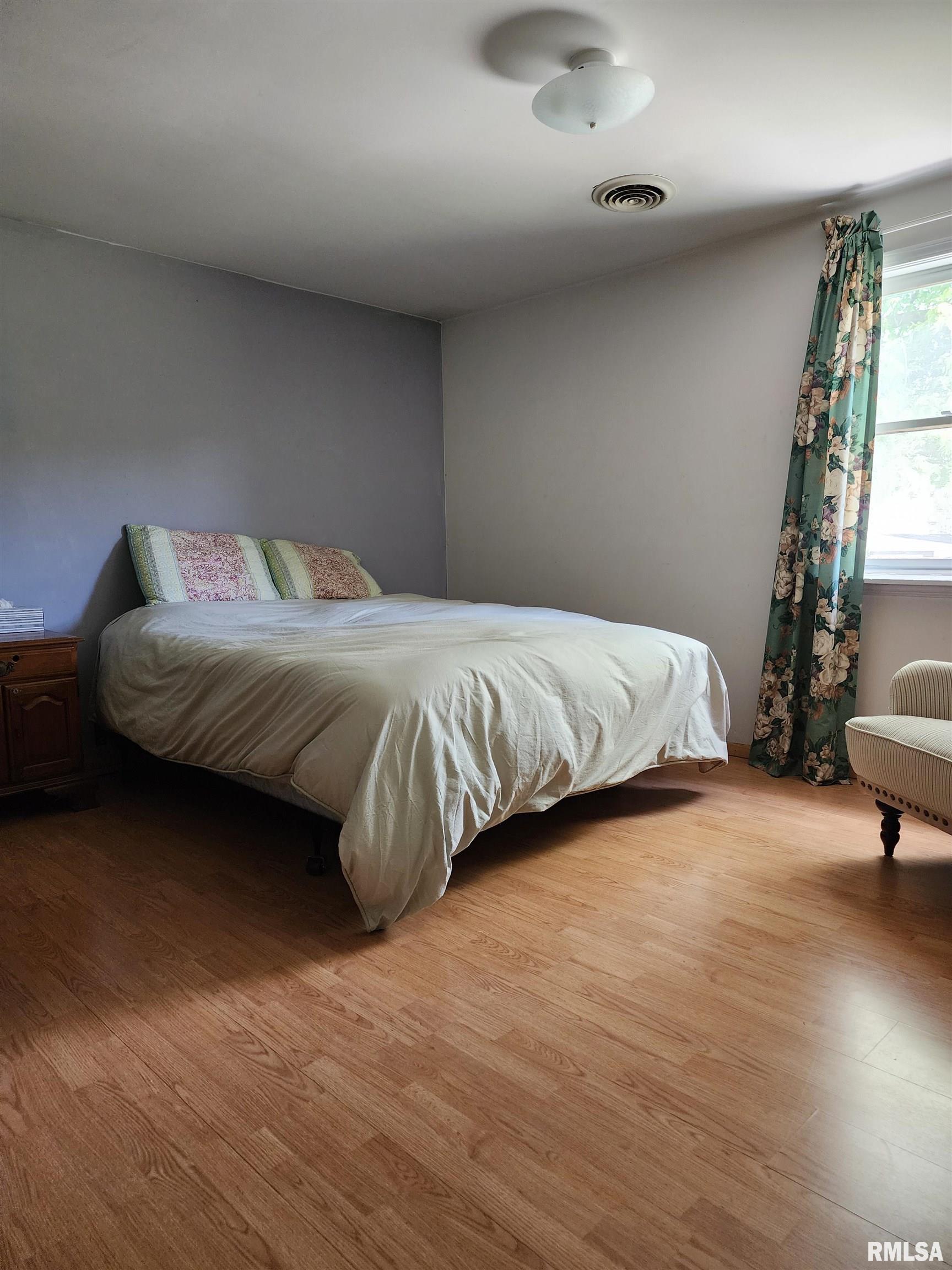 200 N 1st Street, Mechanicsburg, Illinois image 18
