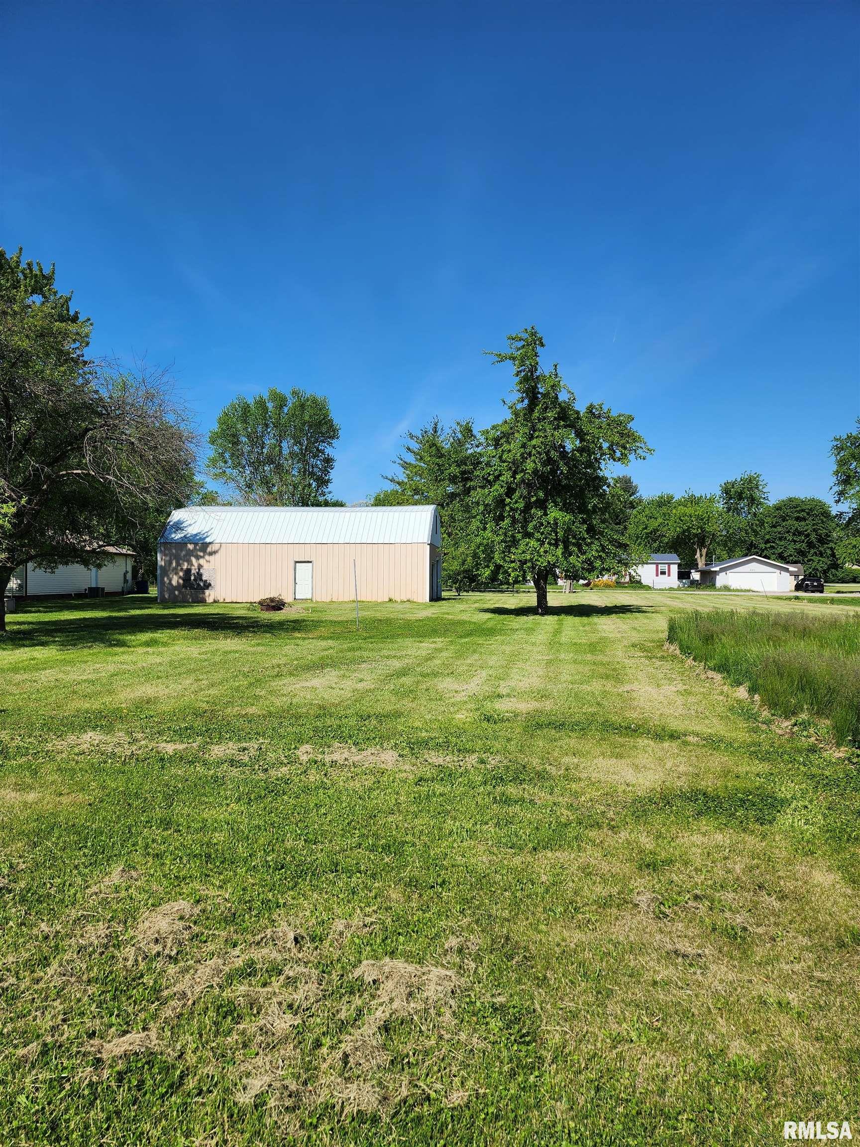 200 N 1st Street, Mechanicsburg, Illinois image 14