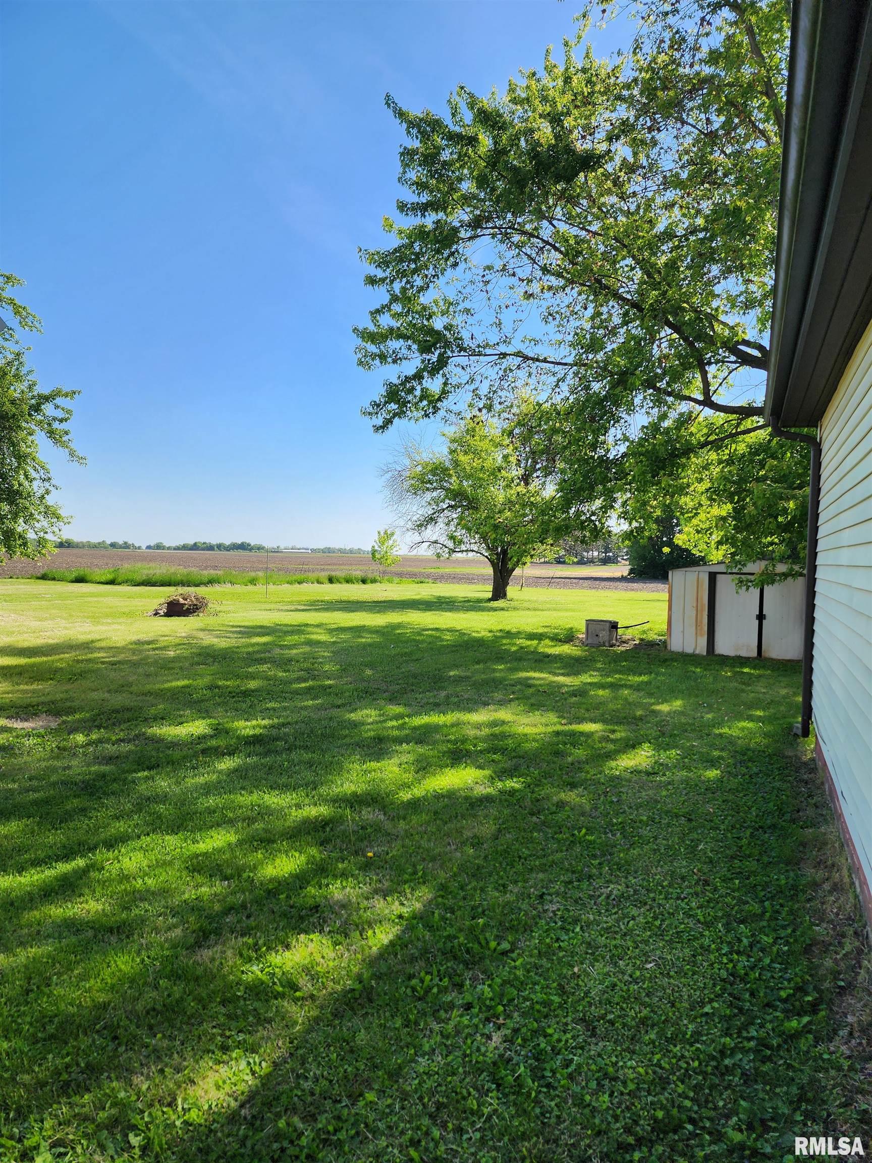 200 N 1st Street, Mechanicsburg, Illinois image 10