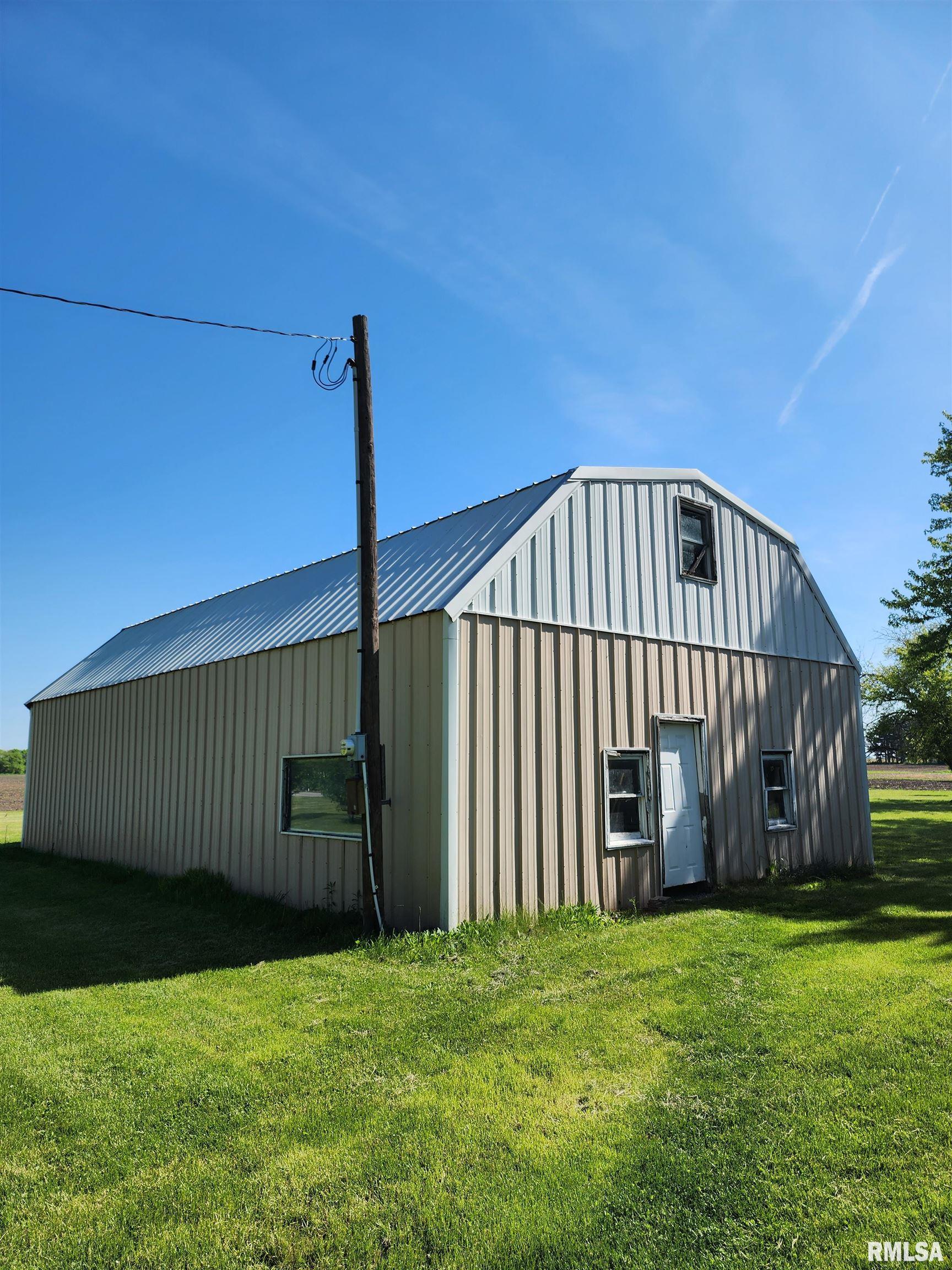 200 N 1st Street, Mechanicsburg, Illinois image 8
