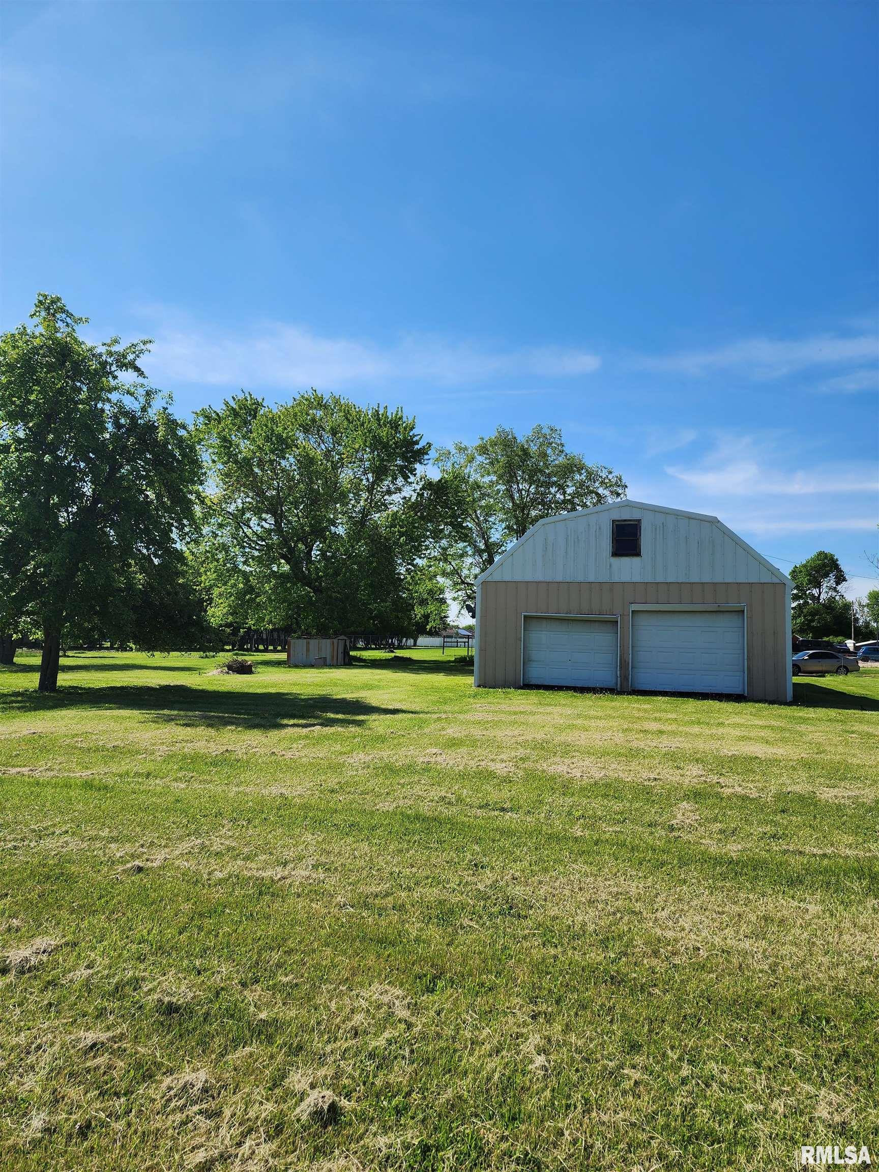 200 N 1st Street, Mechanicsburg, Illinois image 12