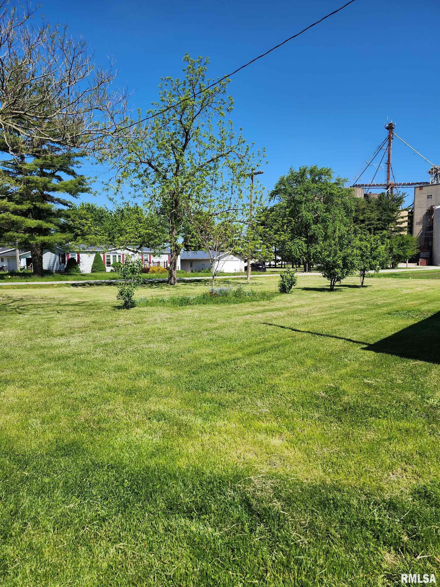 200 N 1st Street, Mechanicsburg, Illinois image 15