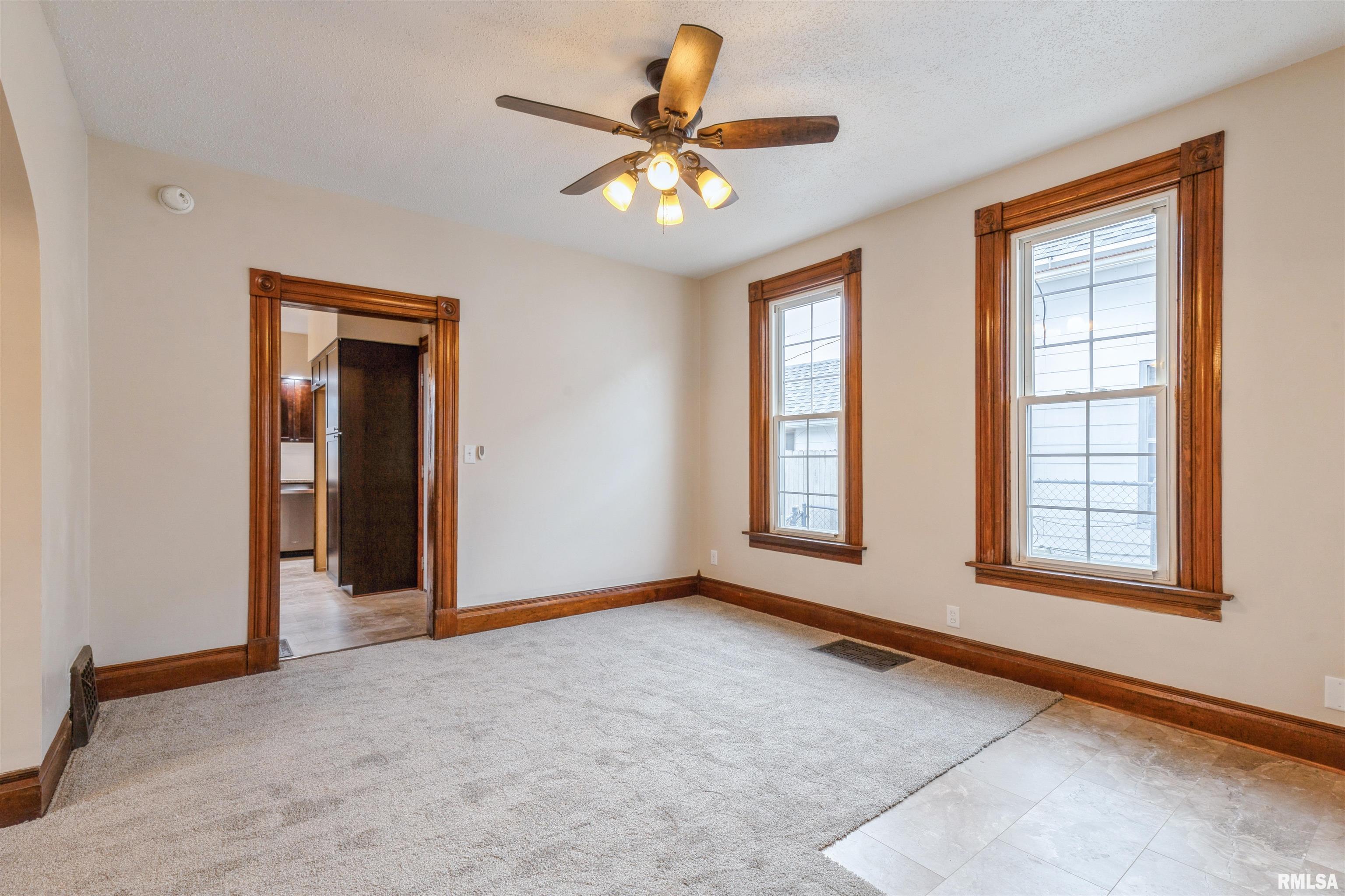 1523 W 13th Street, Davenport, Iowa image 9