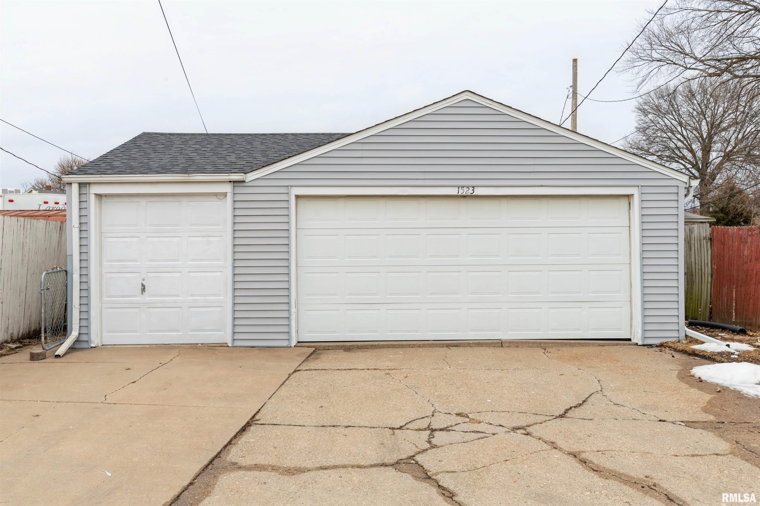 1523 W 13th Street, Davenport, Iowa image 3