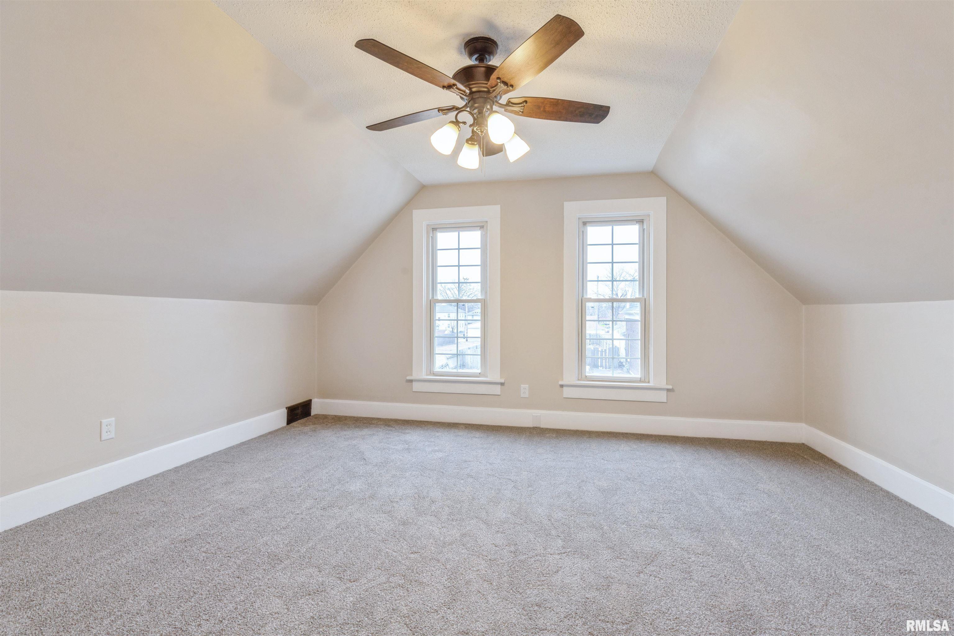 1523 W 13th Street, Davenport, Iowa image 12