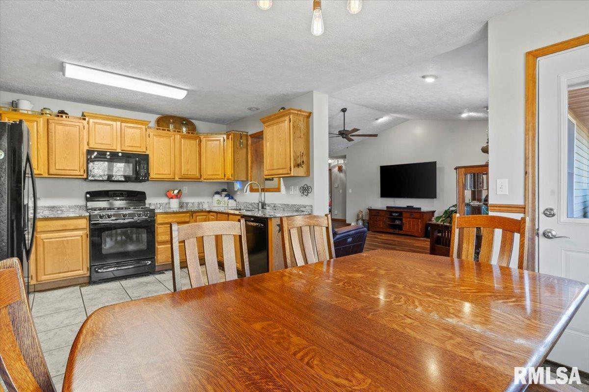 15 Belridge Drive, Williamsville, Illinois image 11
