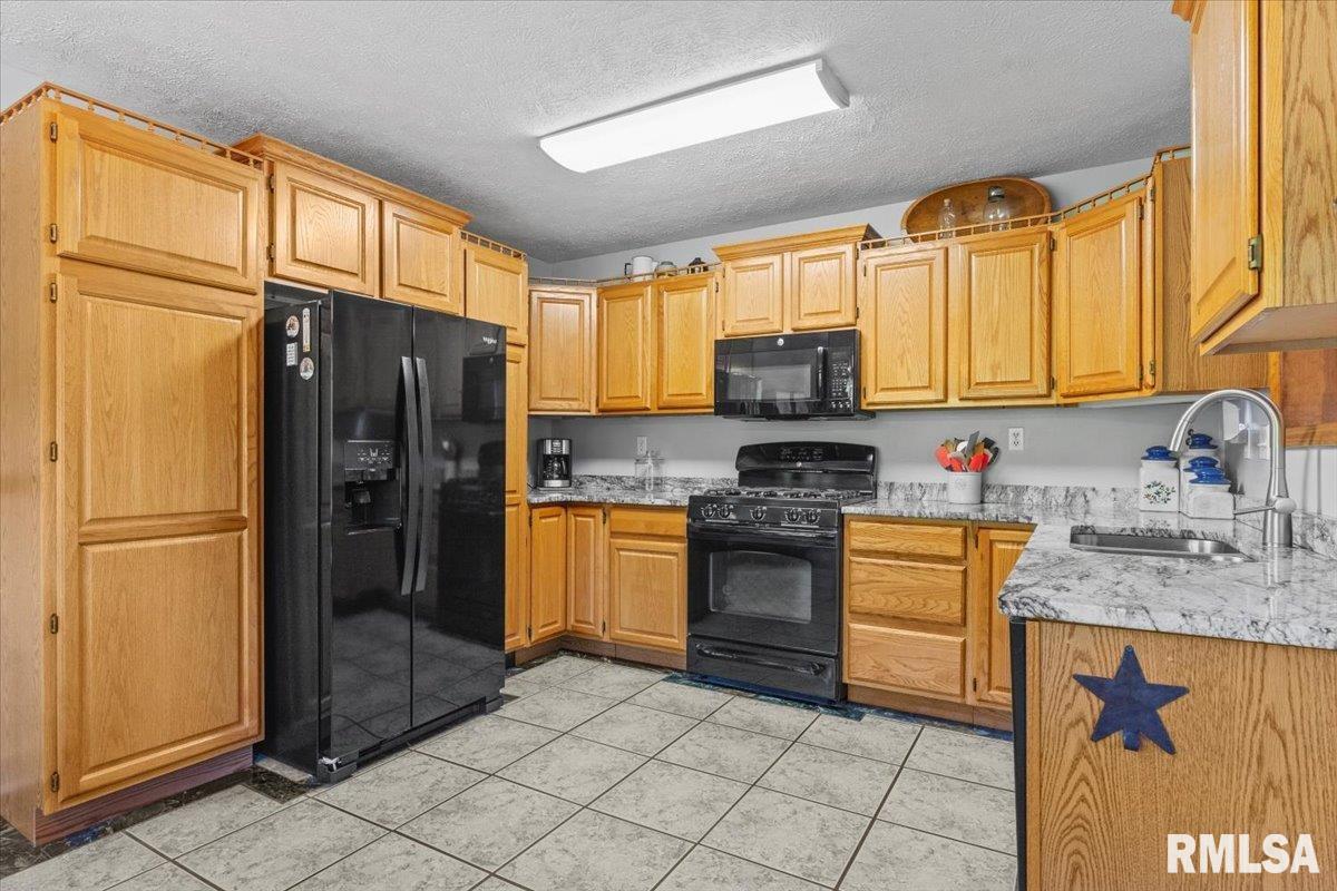 15 Belridge Drive, Williamsville, Illinois image 7