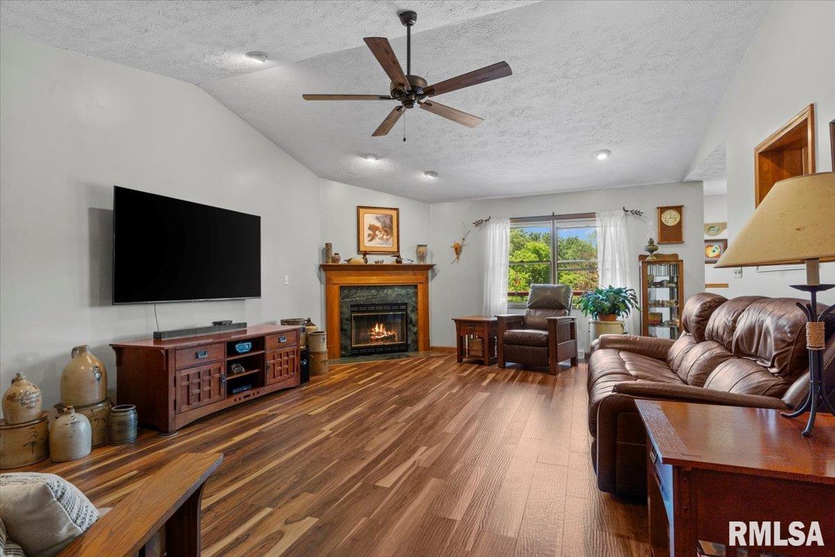 15 Belridge Drive, Williamsville, Illinois image 3
