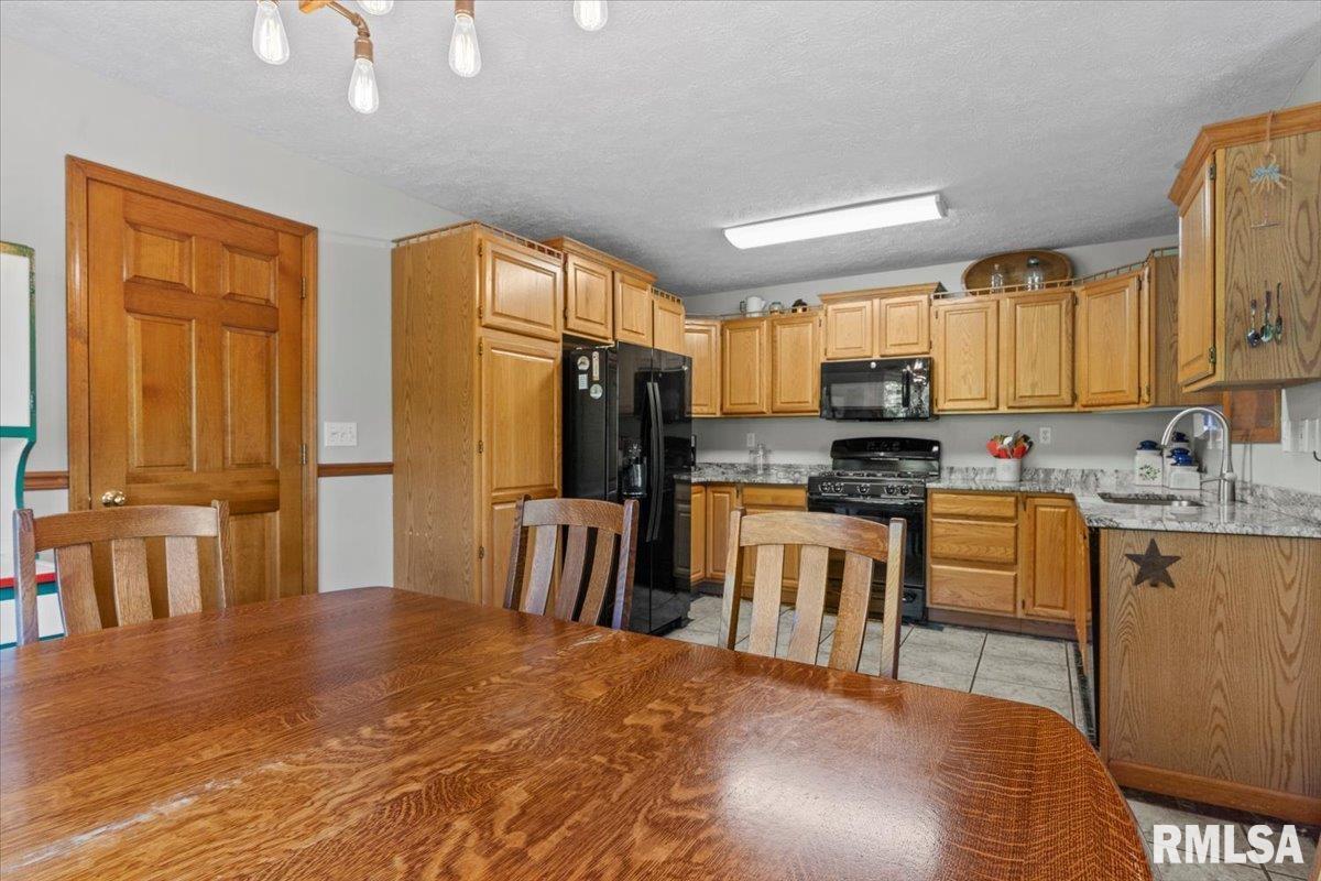 15 Belridge Drive, Williamsville, Illinois image 12