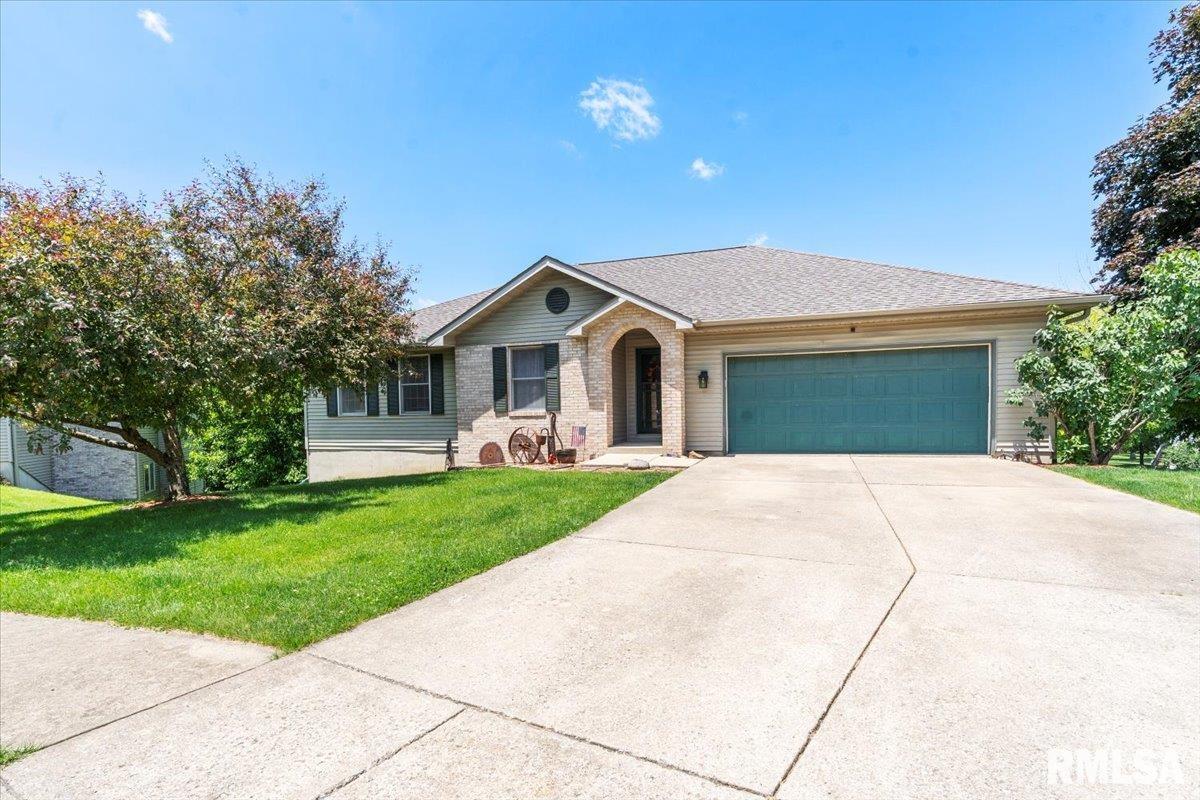 15 Belridge Drive, Williamsville, Illinois image 2