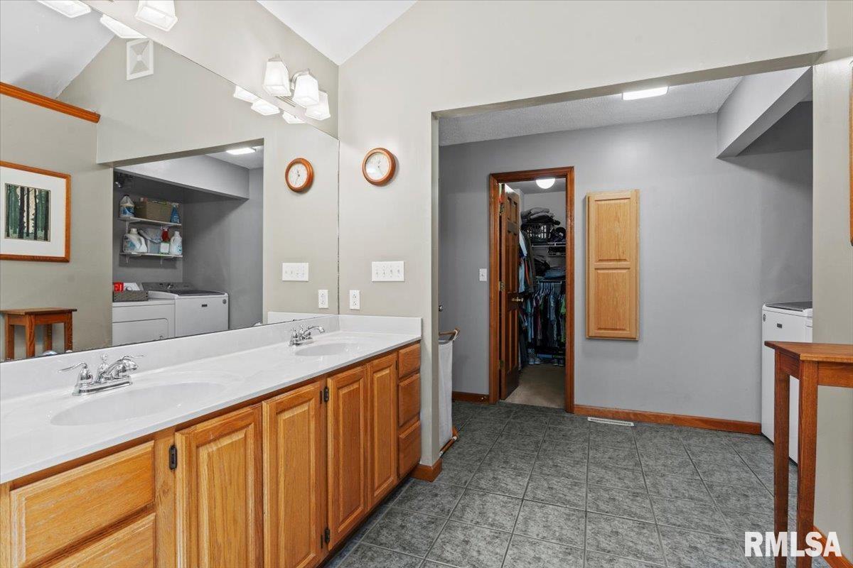 15 Belridge Drive, Williamsville, Illinois image 17