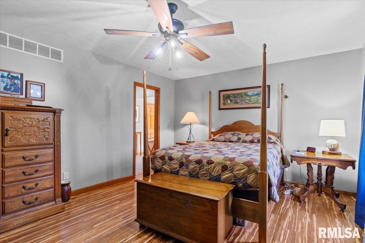 15 Belridge Drive, Williamsville, Illinois image 14