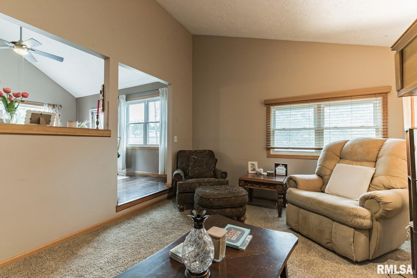2927 S Hampton Drive, Bettendorf, Iowa image 11