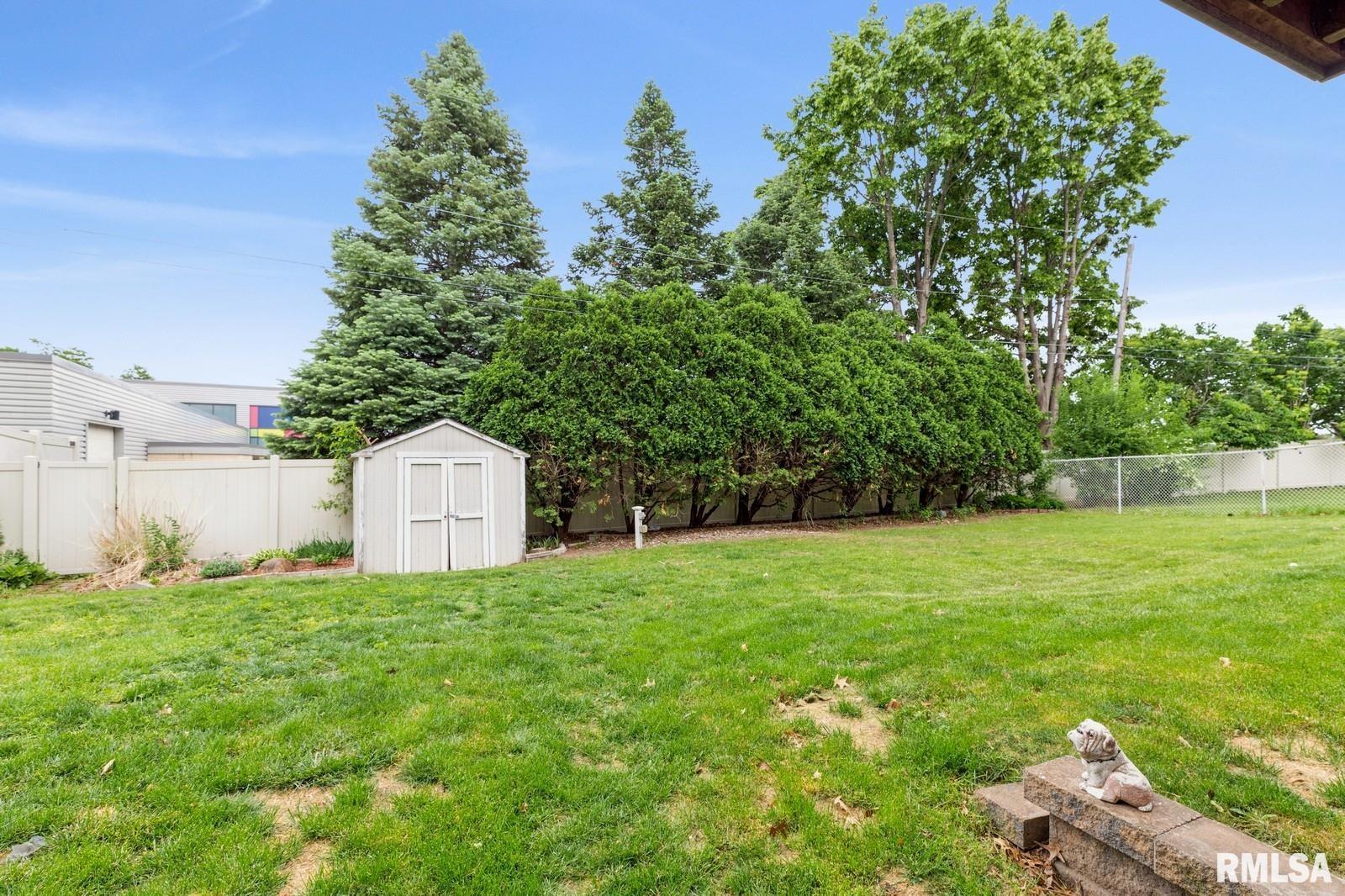 2927 S Hampton Drive, Bettendorf, Iowa image 26