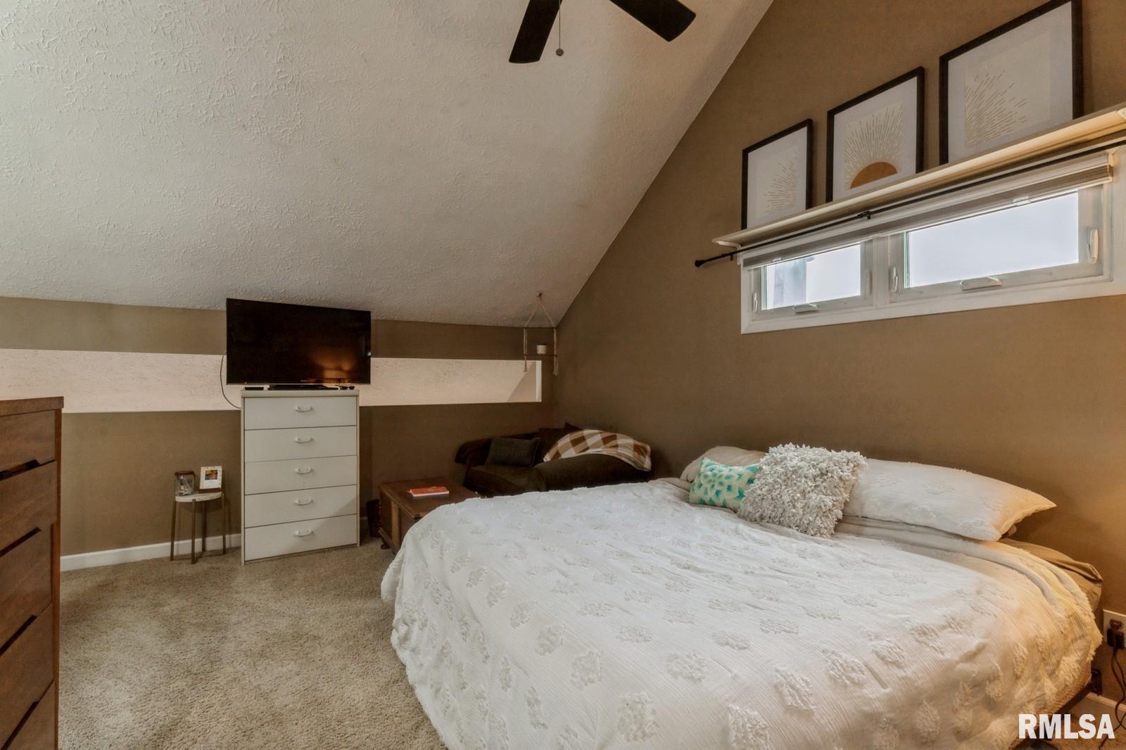 2927 S Hampton Drive, Bettendorf, Iowa image 17