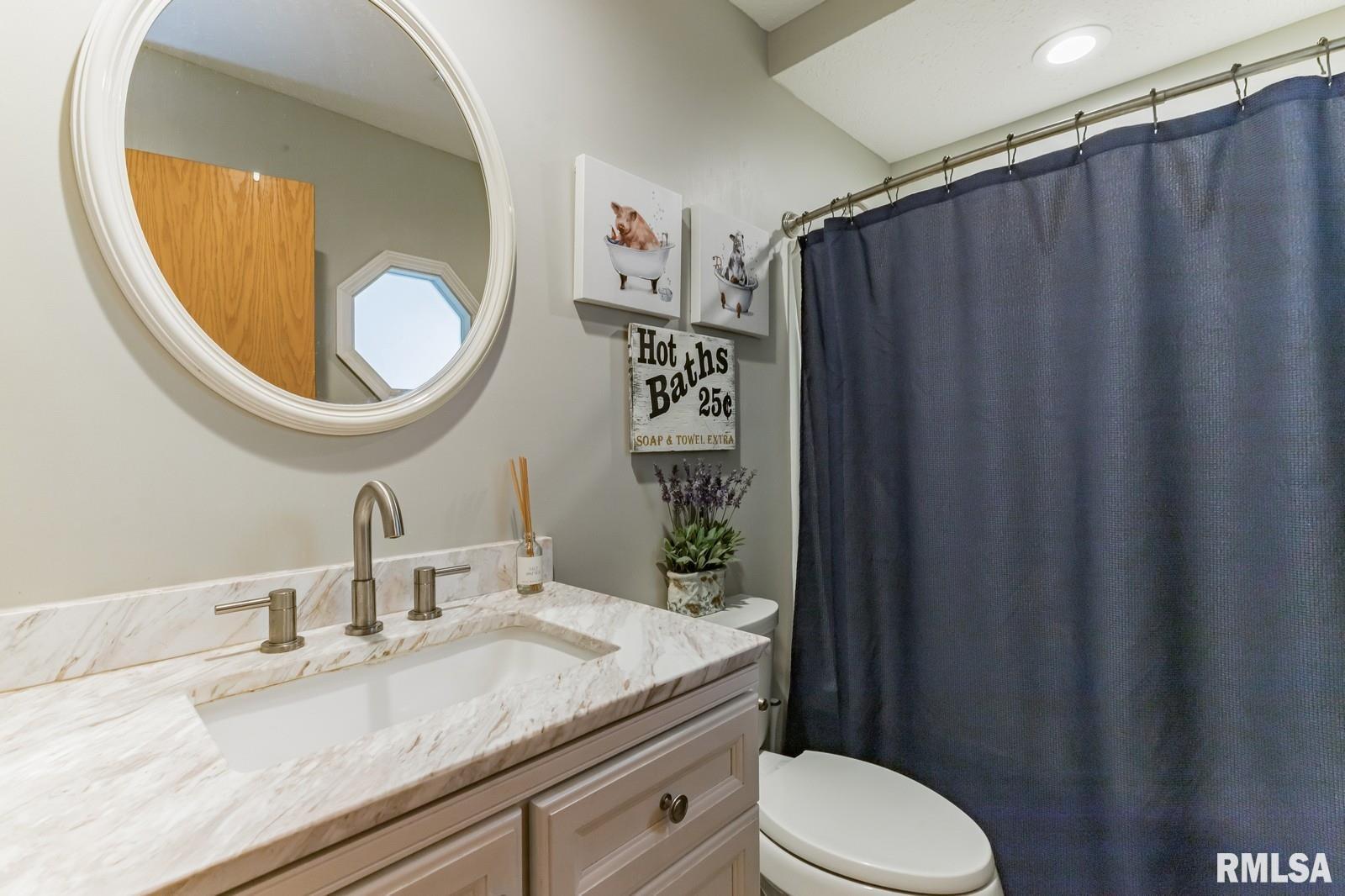 2927 S Hampton Drive, Bettendorf, Iowa image 14