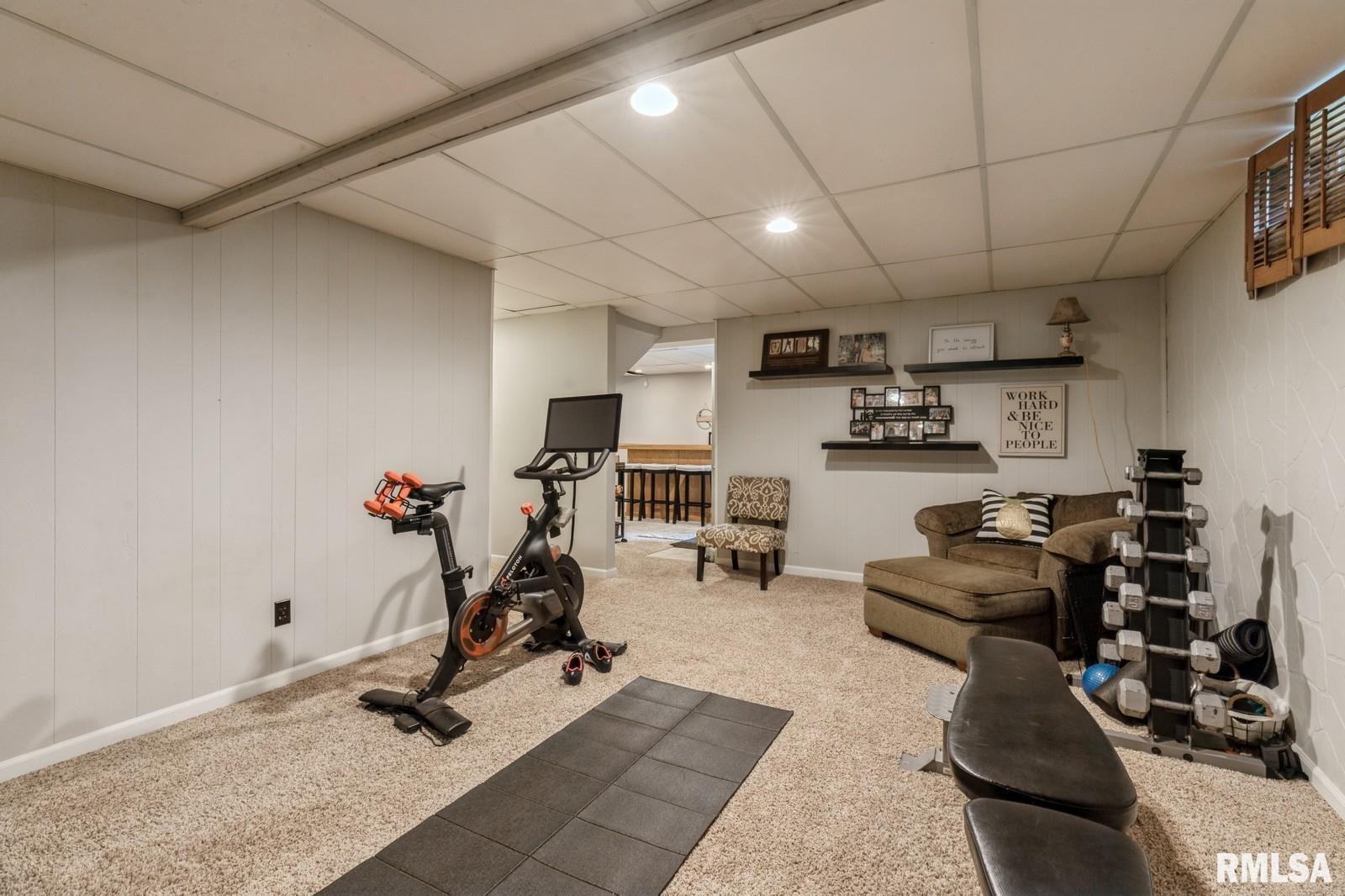 2927 S Hampton Drive, Bettendorf, Iowa image 20