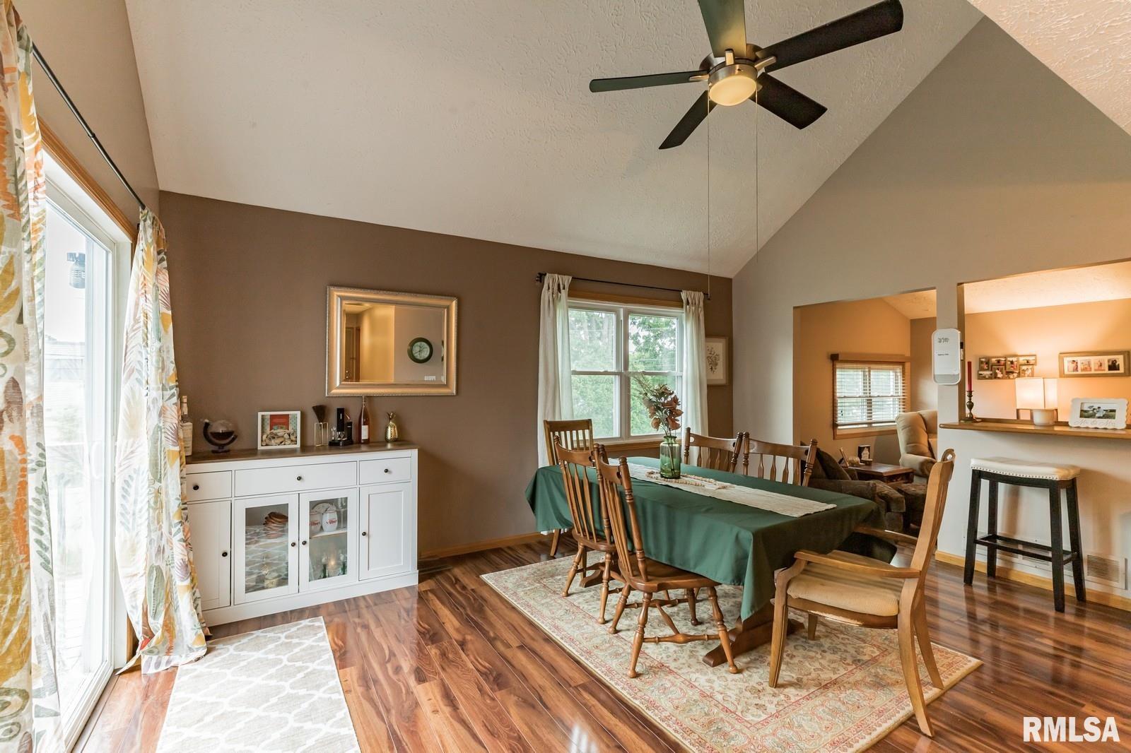2927 S Hampton Drive, Bettendorf, Iowa image 8
