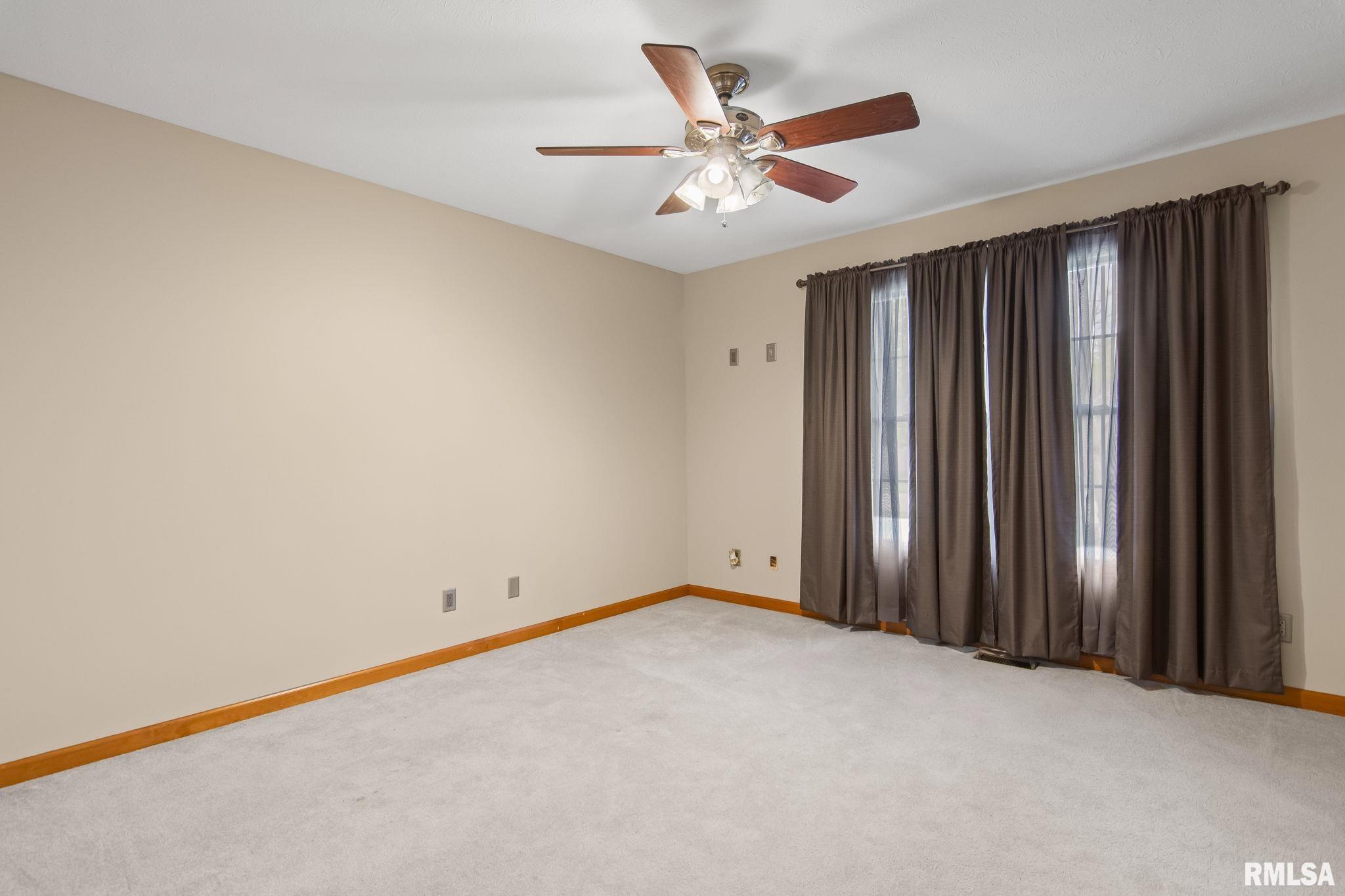 421 Turtle Dove Drive, Sherman, Illinois image 23