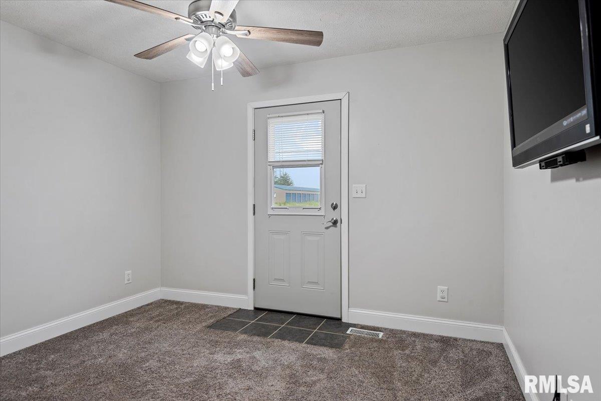 19439 Pinecrest Road, Petersburg, Illinois image 33