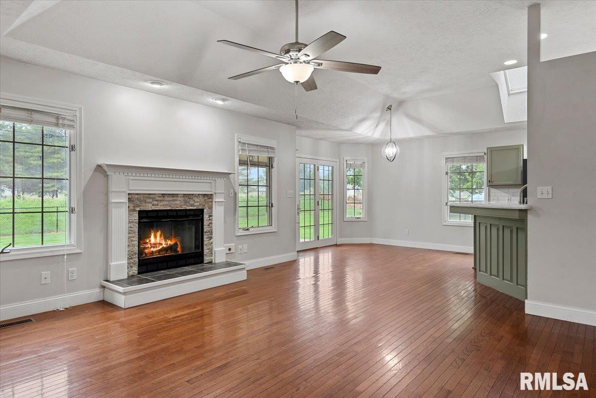 19439 Pinecrest Road, Petersburg, Illinois image 7