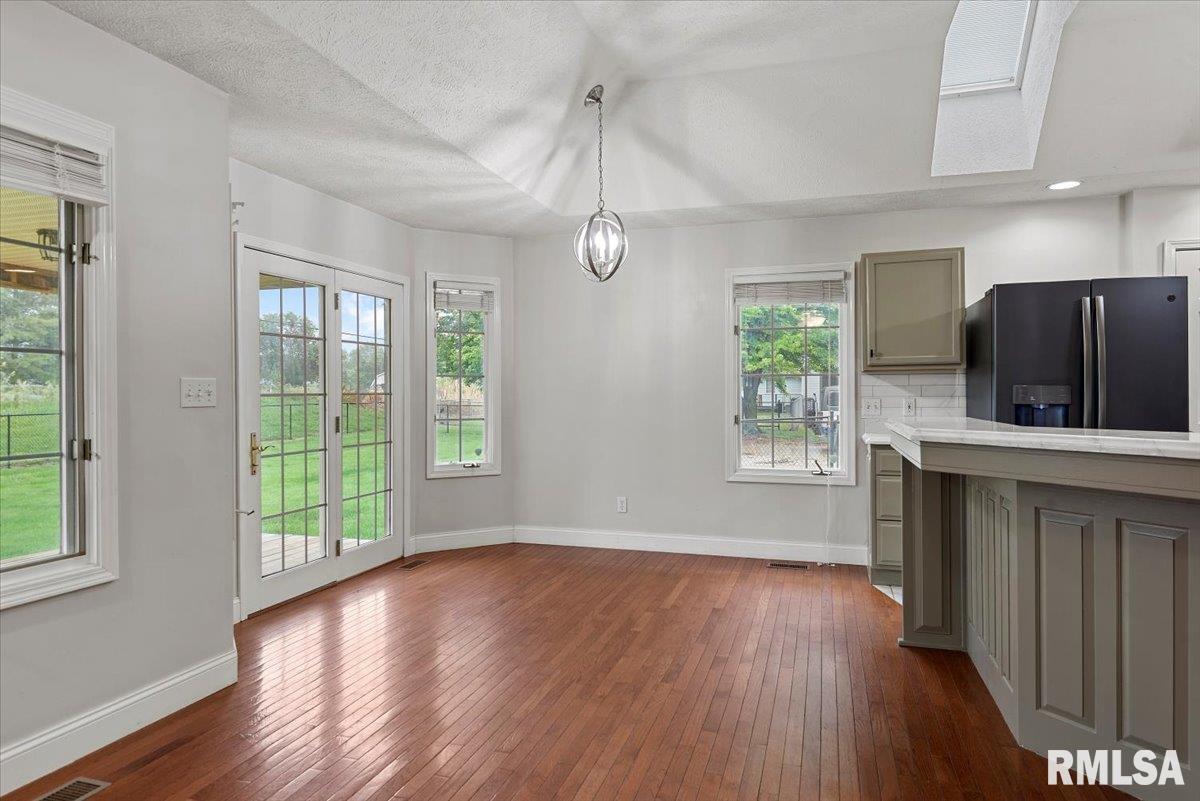 19439 Pinecrest Road, Petersburg, Illinois image 10