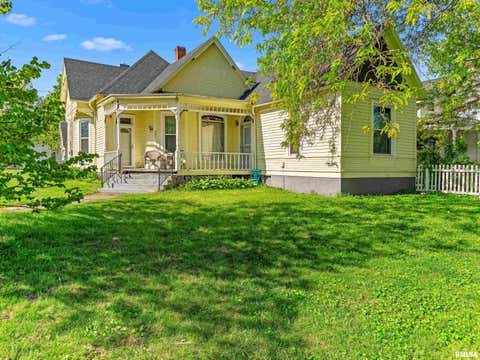 Homes For Sale - 405 Euclid Avenue<br/> Fulton County, Lewistown, IL 61542