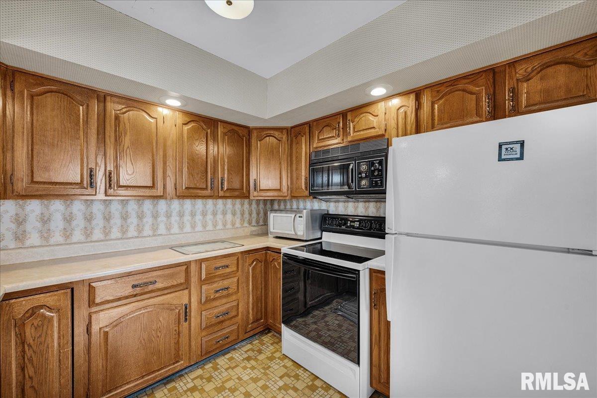 2309 W Manor Parkway, West Peoria, Illinois image 9