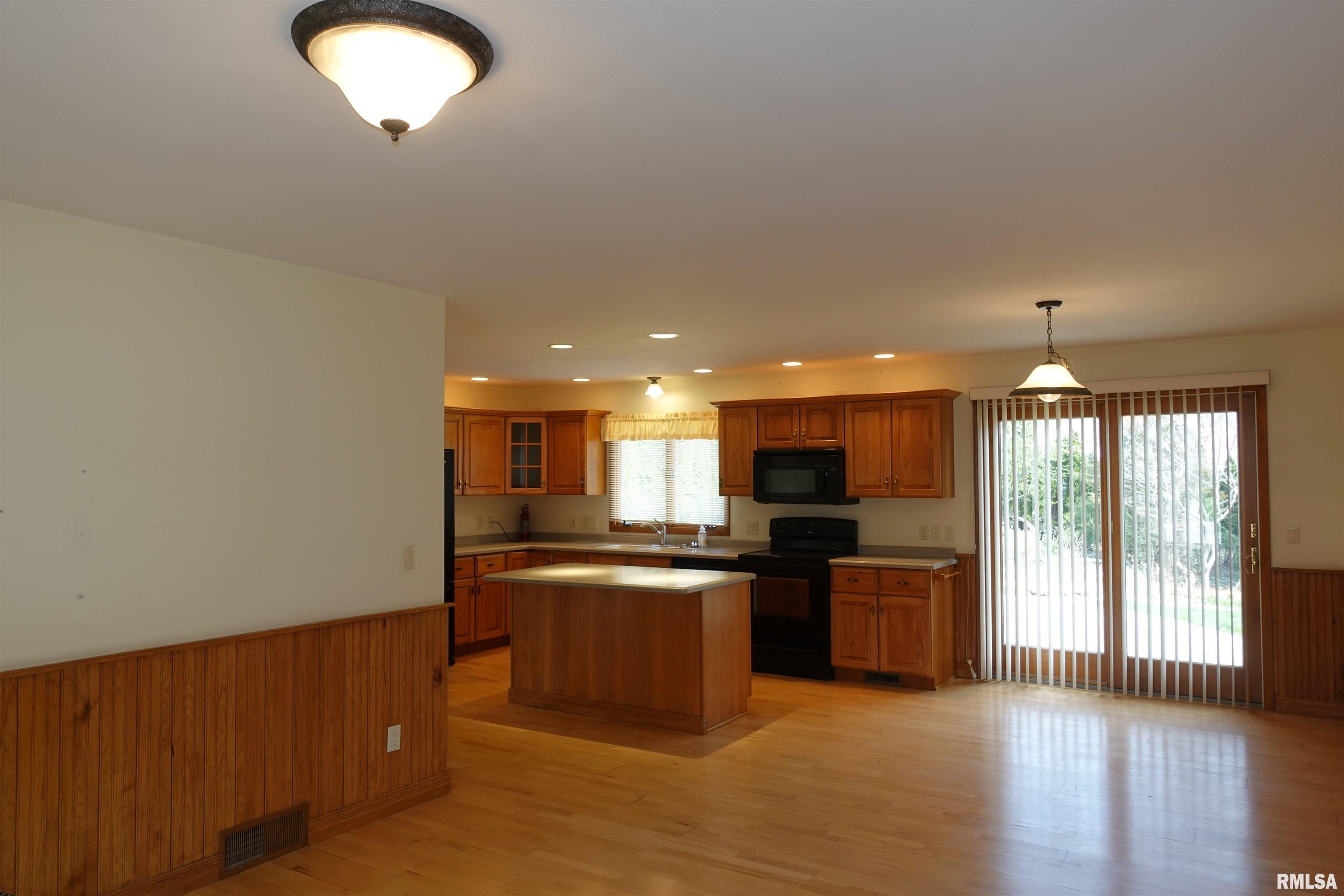 50 Hackberry Circle, Galesburg, Illinois image 22