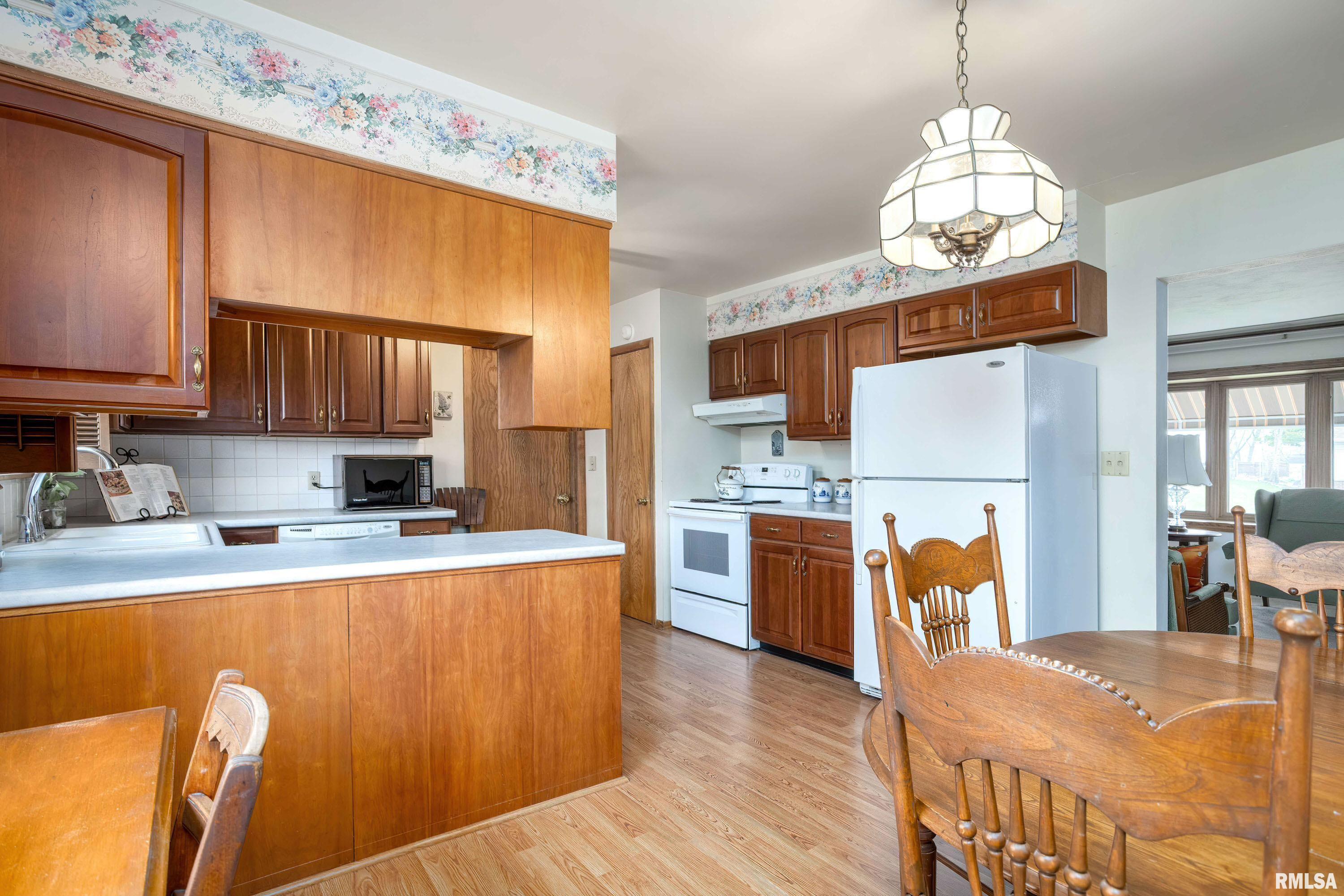 2853 Cedar Street, Davenport, Iowa image 11