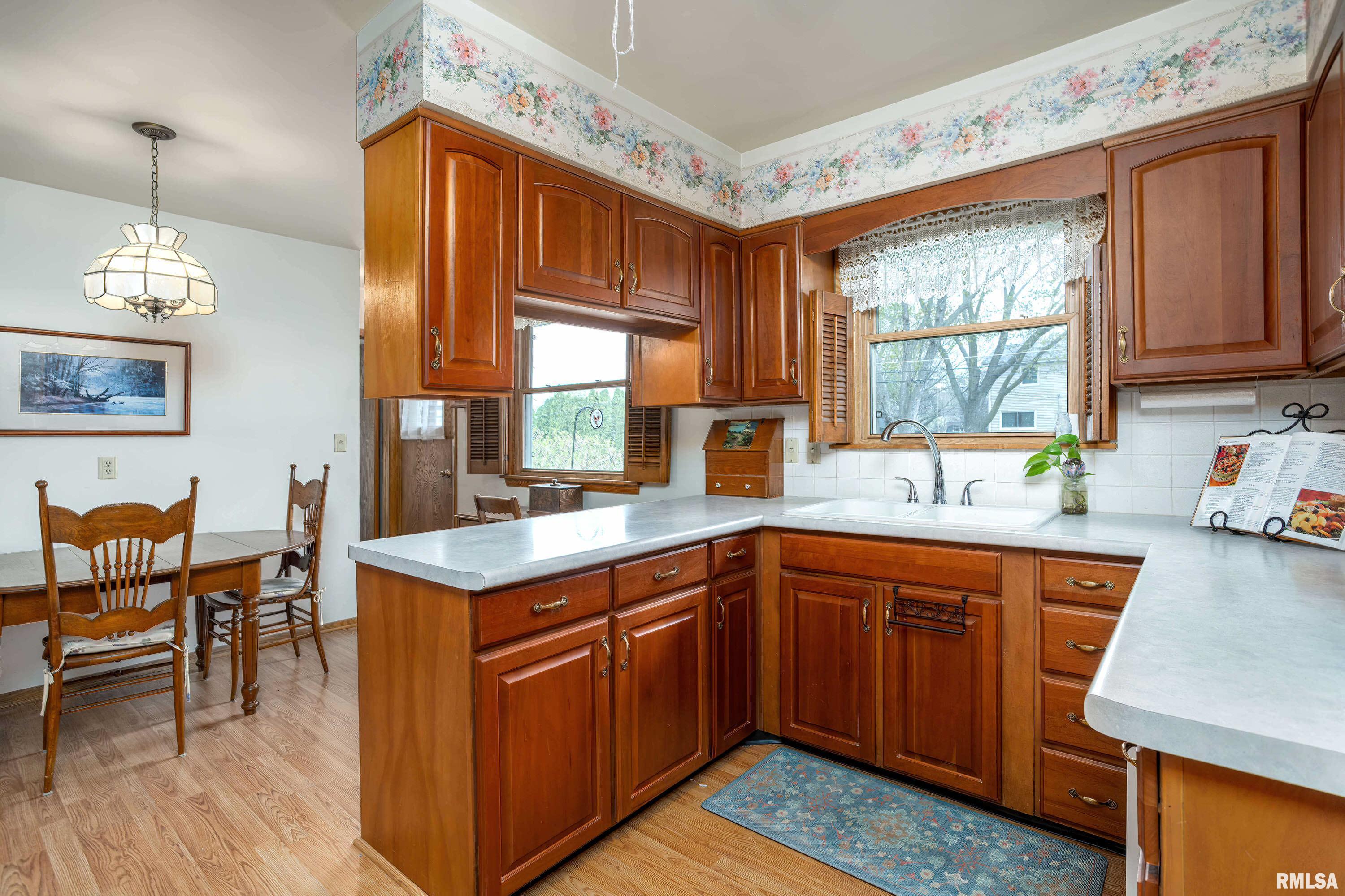 2853 Cedar Street, Davenport, Iowa image 9