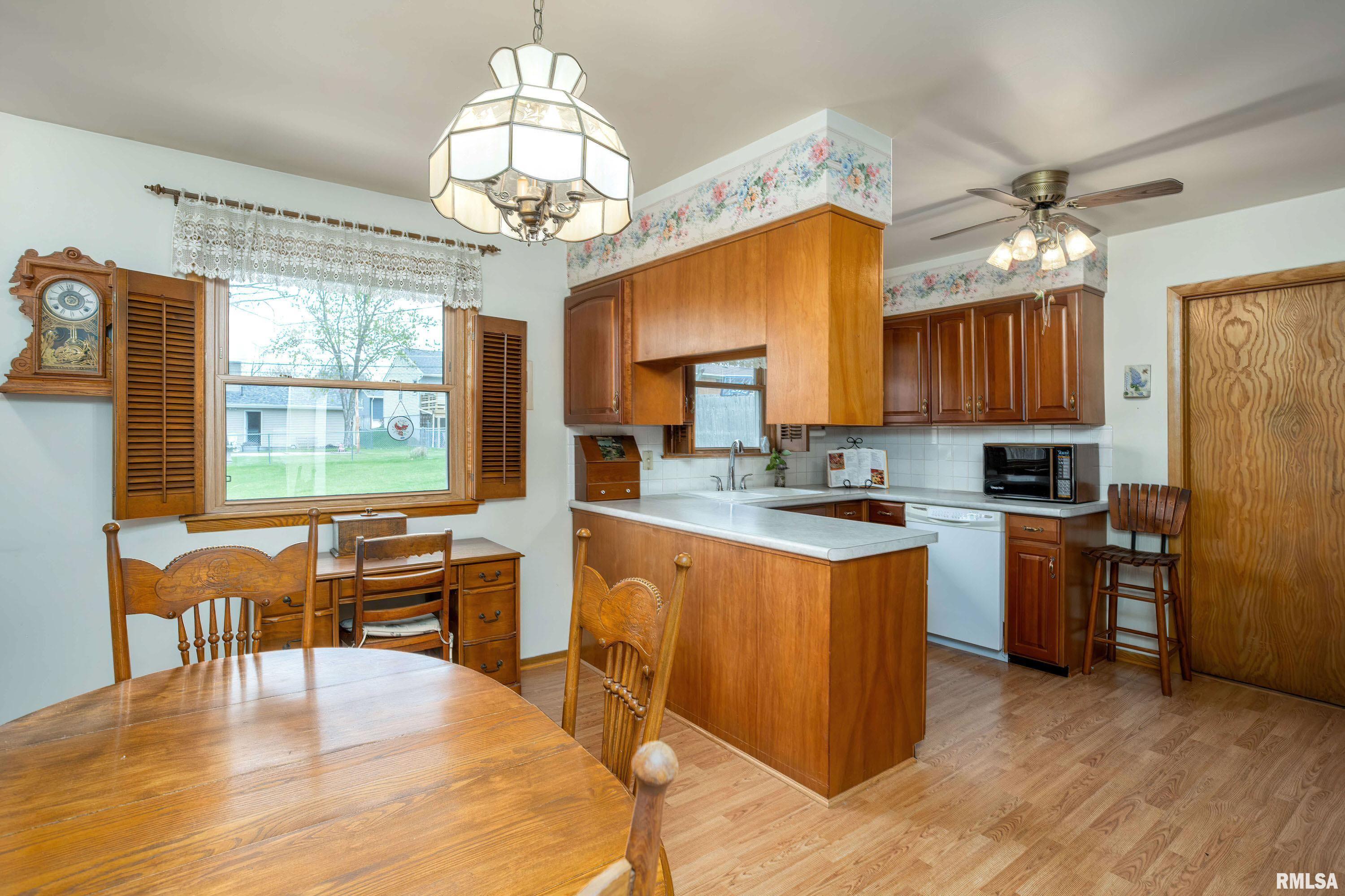 2853 Cedar Street, Davenport, Iowa image 6
