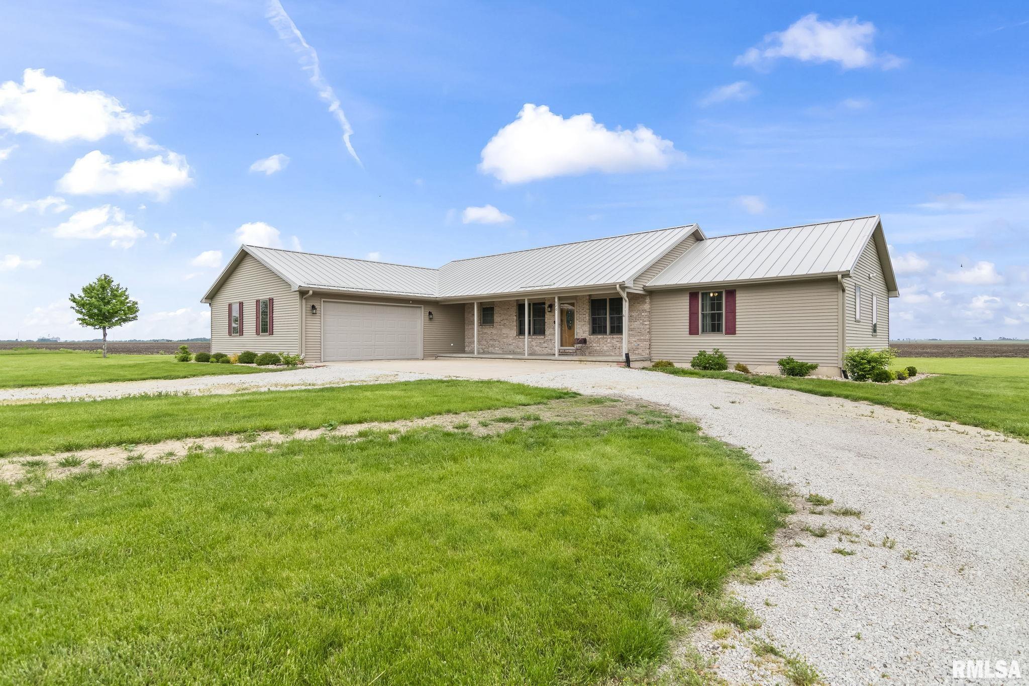 620 Ledlie Street, Dawson, Illinois image 4