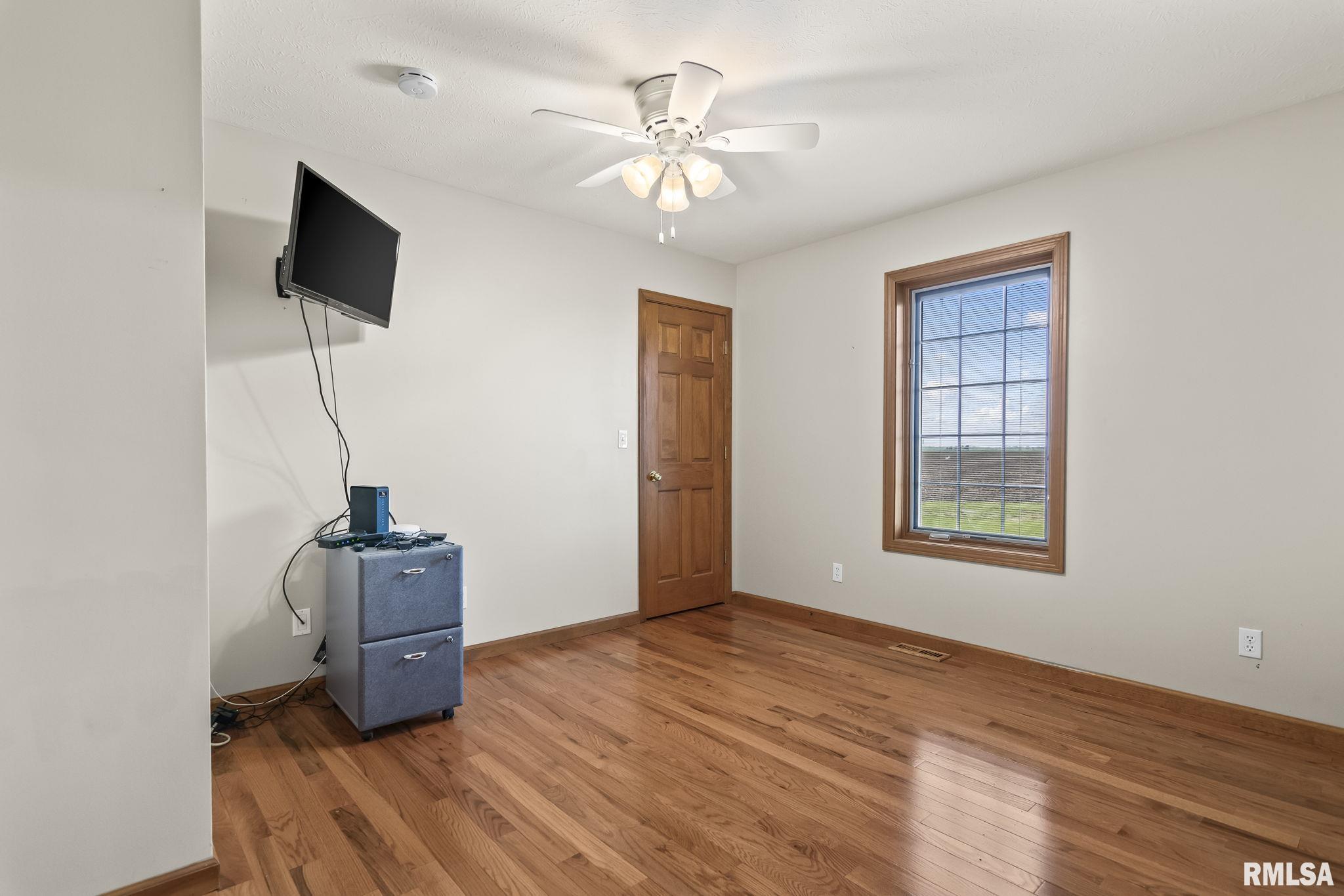 620 Ledlie Street, Dawson, Illinois image 27