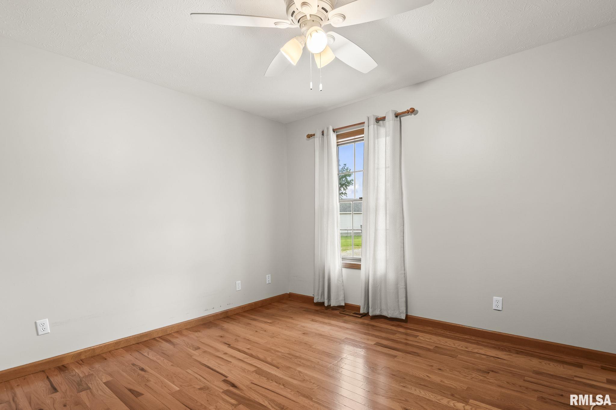 620 Ledlie Street, Dawson, Illinois image 26