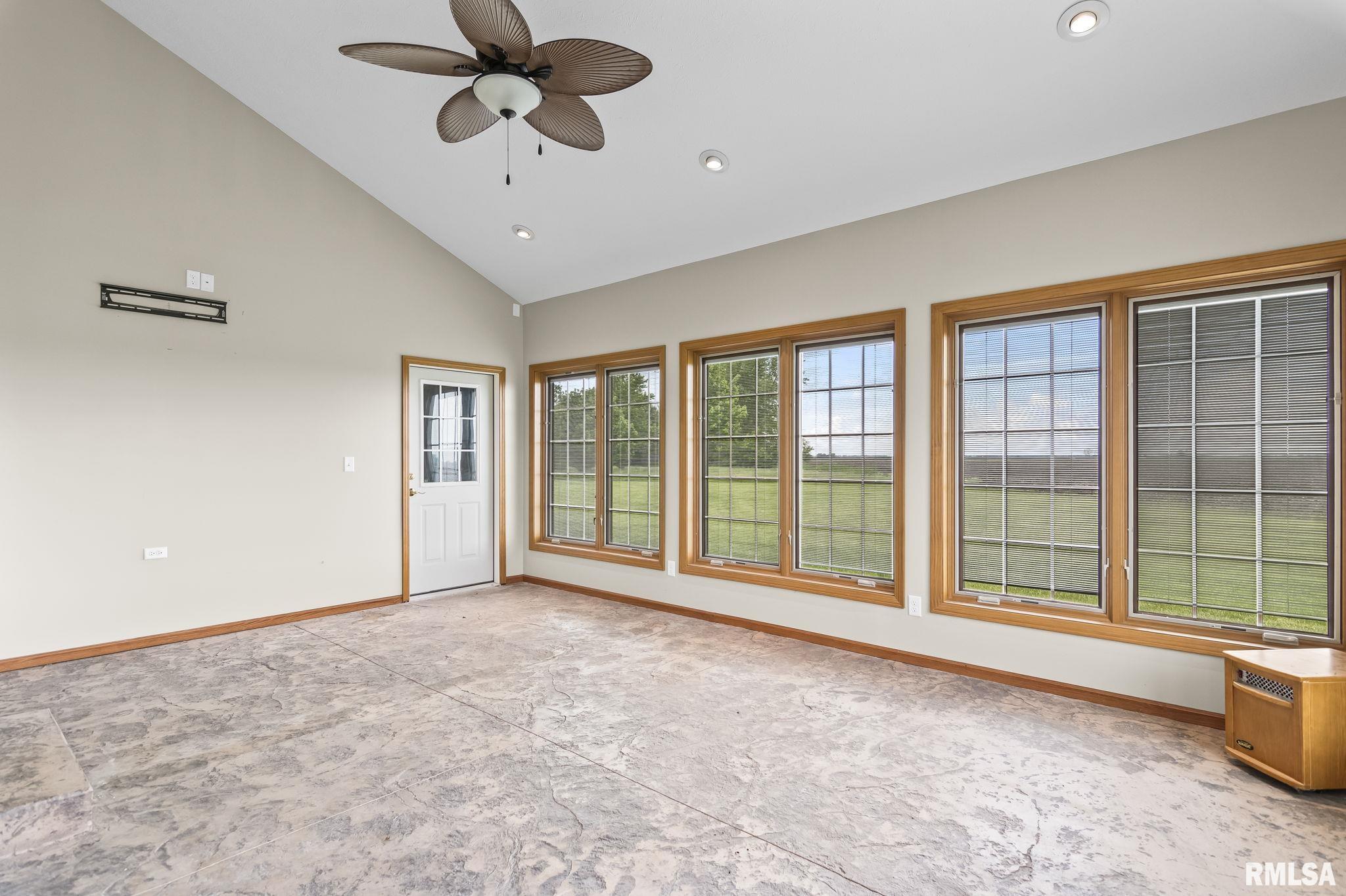620 Ledlie Street, Dawson, Illinois image 19