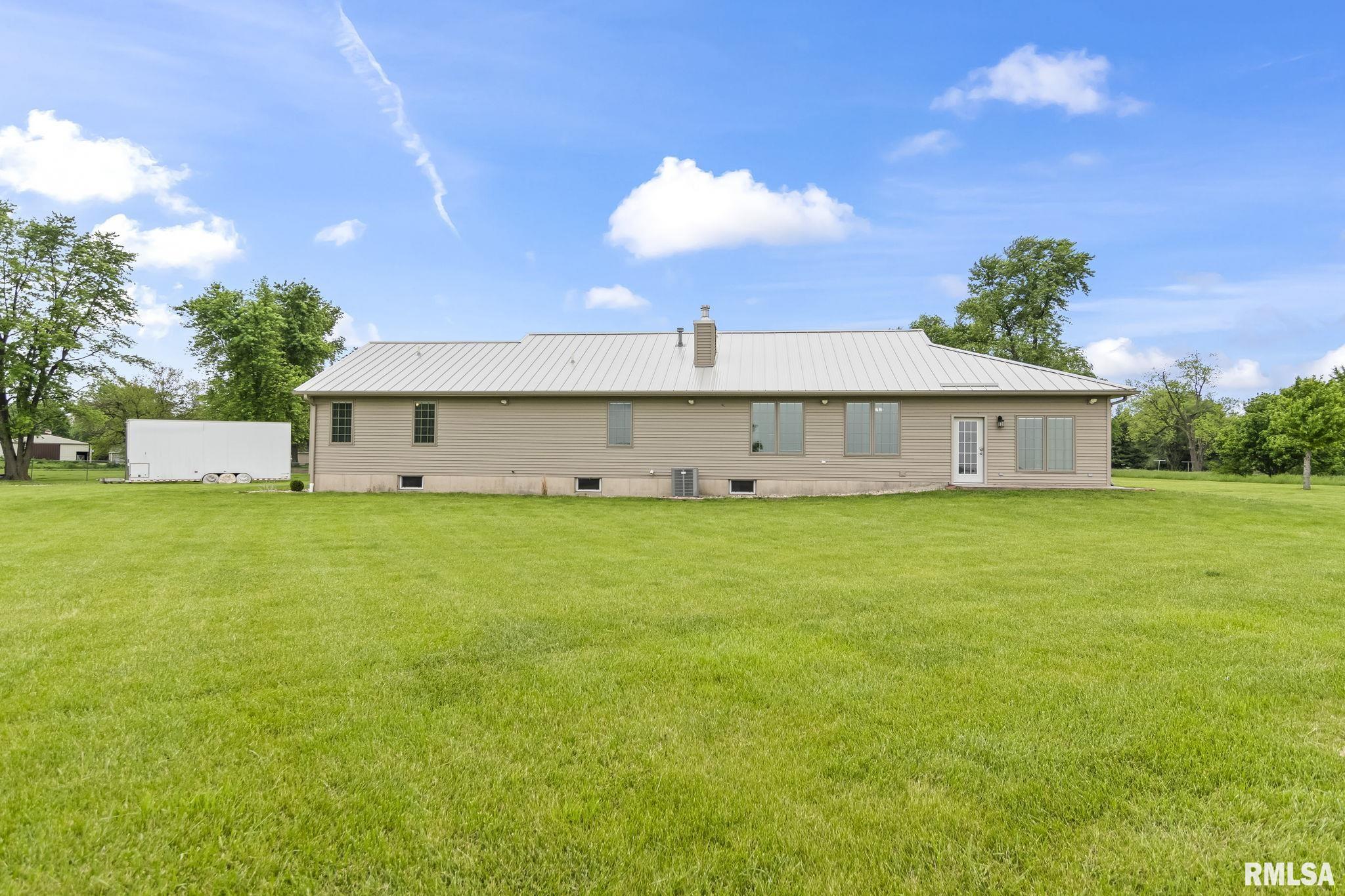 620 Ledlie Street, Dawson, Illinois image 41