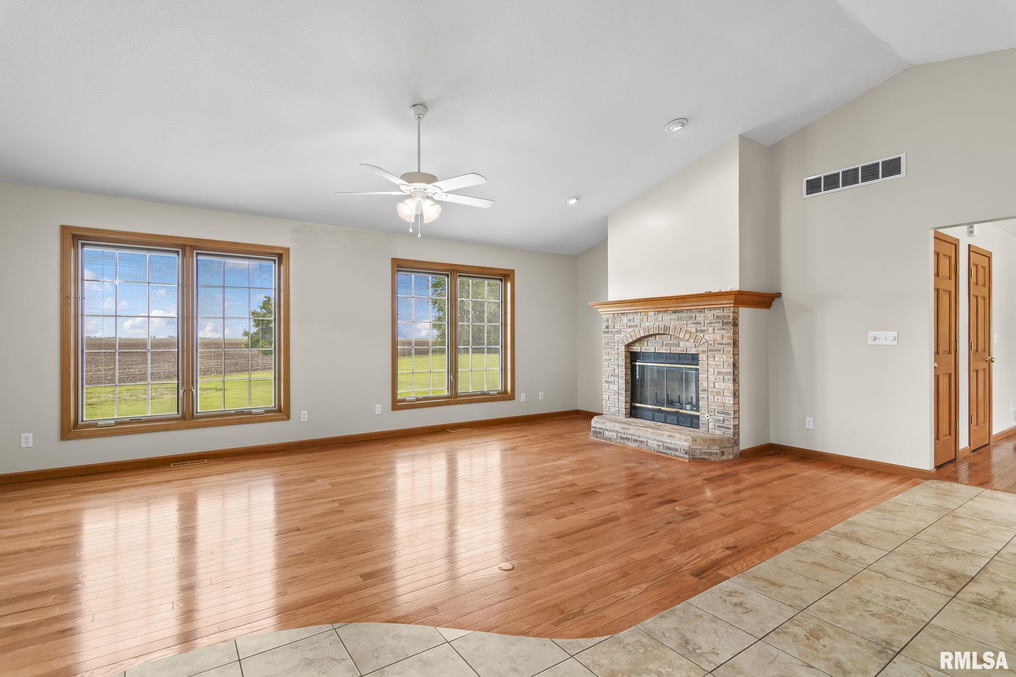 620 Ledlie Street, Dawson, Illinois image 10