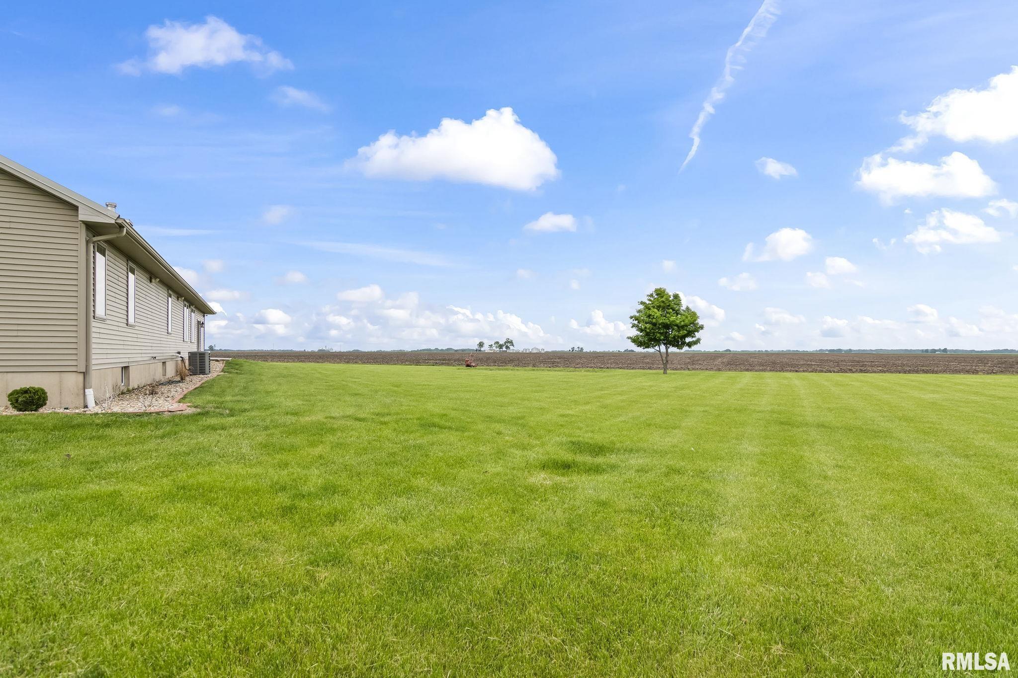 620 Ledlie Street, Dawson, Illinois image 39