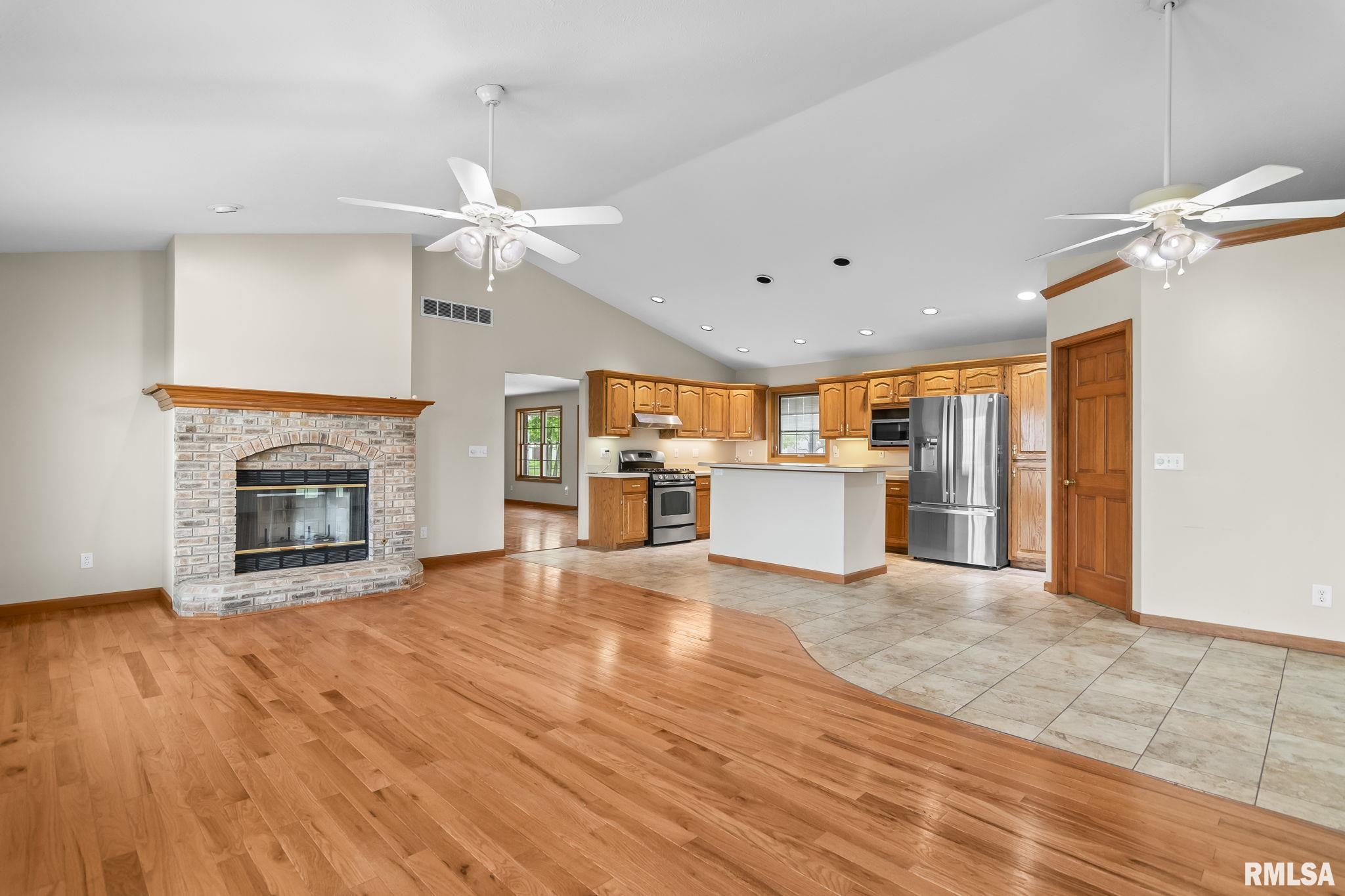 620 Ledlie Street, Dawson, Illinois image 12