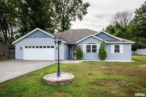 Homes For Sale - 402 Noah Lane<br/> Williamson County, Carterville, IL 62918