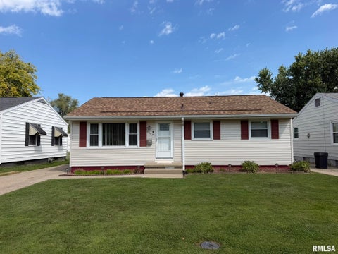 Homes For Sale - 3041 Trinity Avenue<br/> Springfield, IL 62702