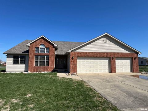 Homes For Sale - 1214 Woodhaven Court<br/> Chatham, IL 62629